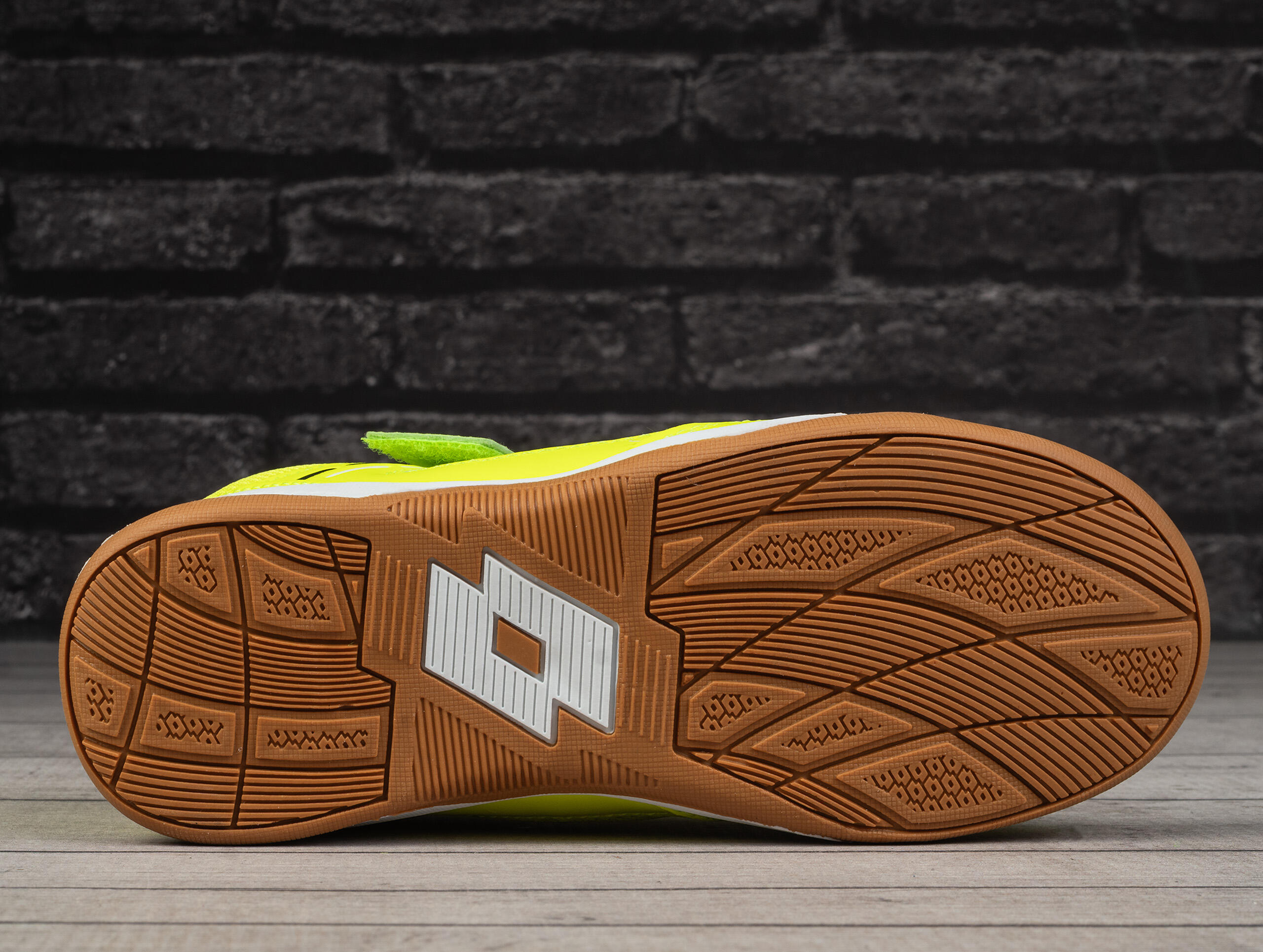 Buty dziecięce sportowe halowe Lotto SOCCERA 5/6