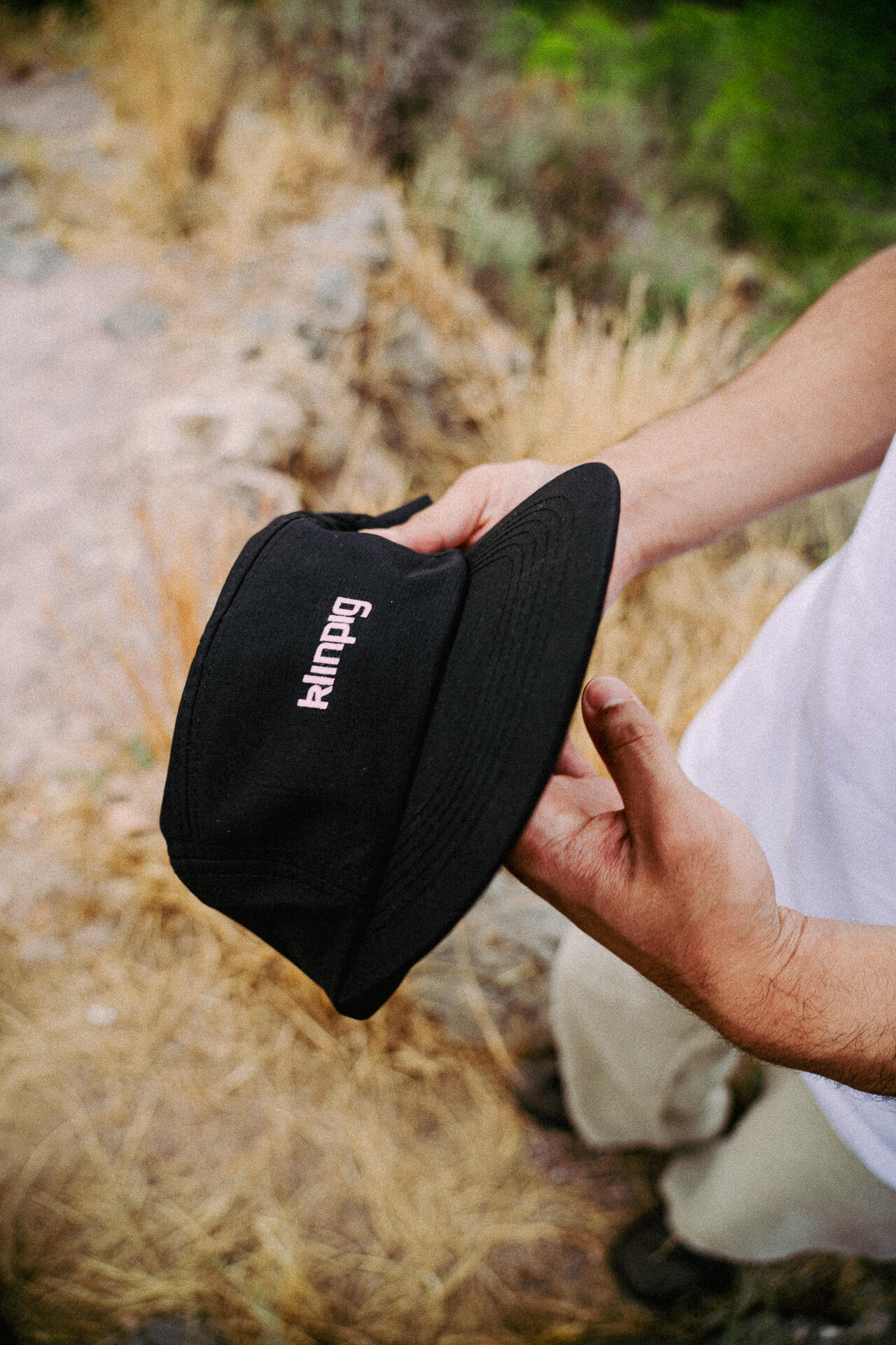 Gorra trucker Klinpig snapback unisex blanca 2/3