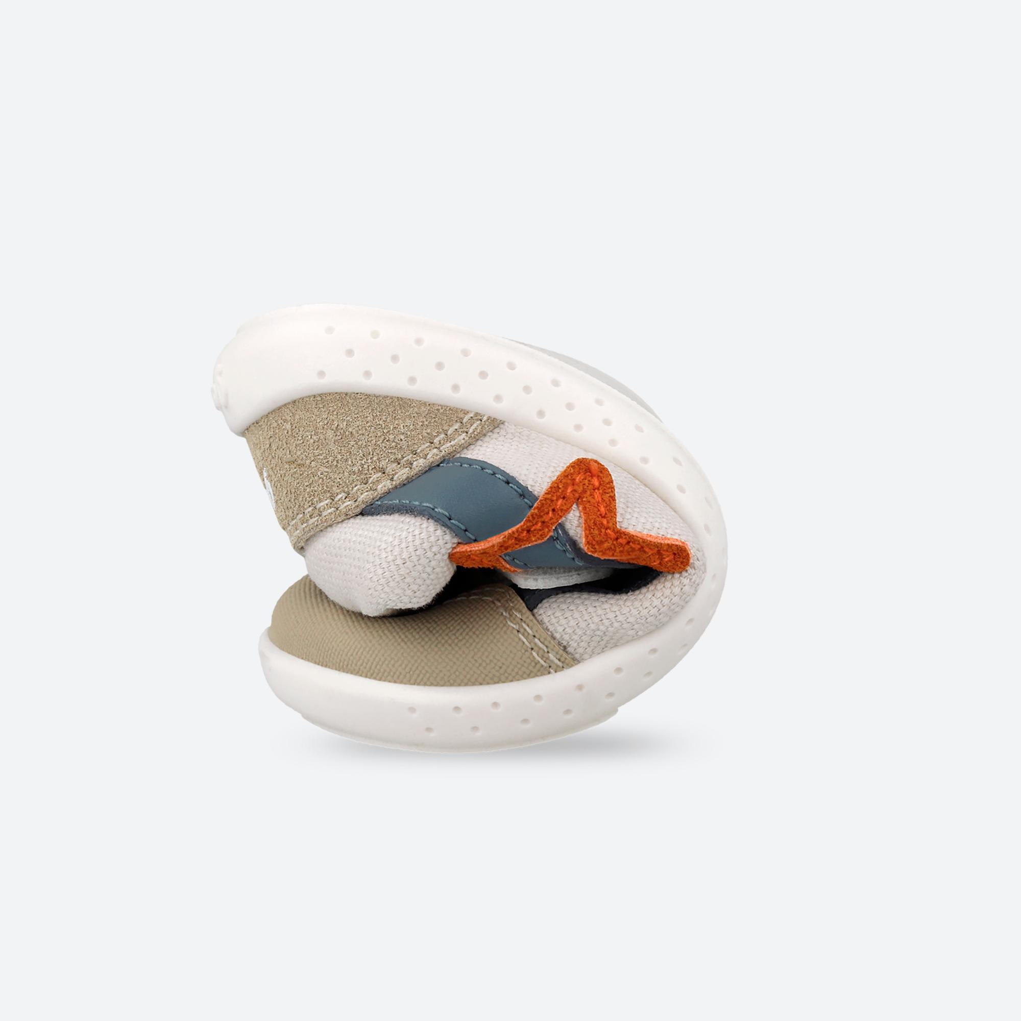 Sapatilhas Barefoot Bebé Garvalín 262336b em Cru com Velcro 3/4