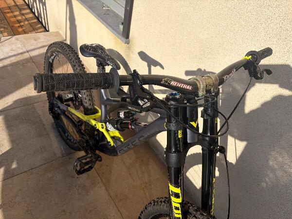 Entre Particuliers - Vélo de descente Votec DH taille S 4/7