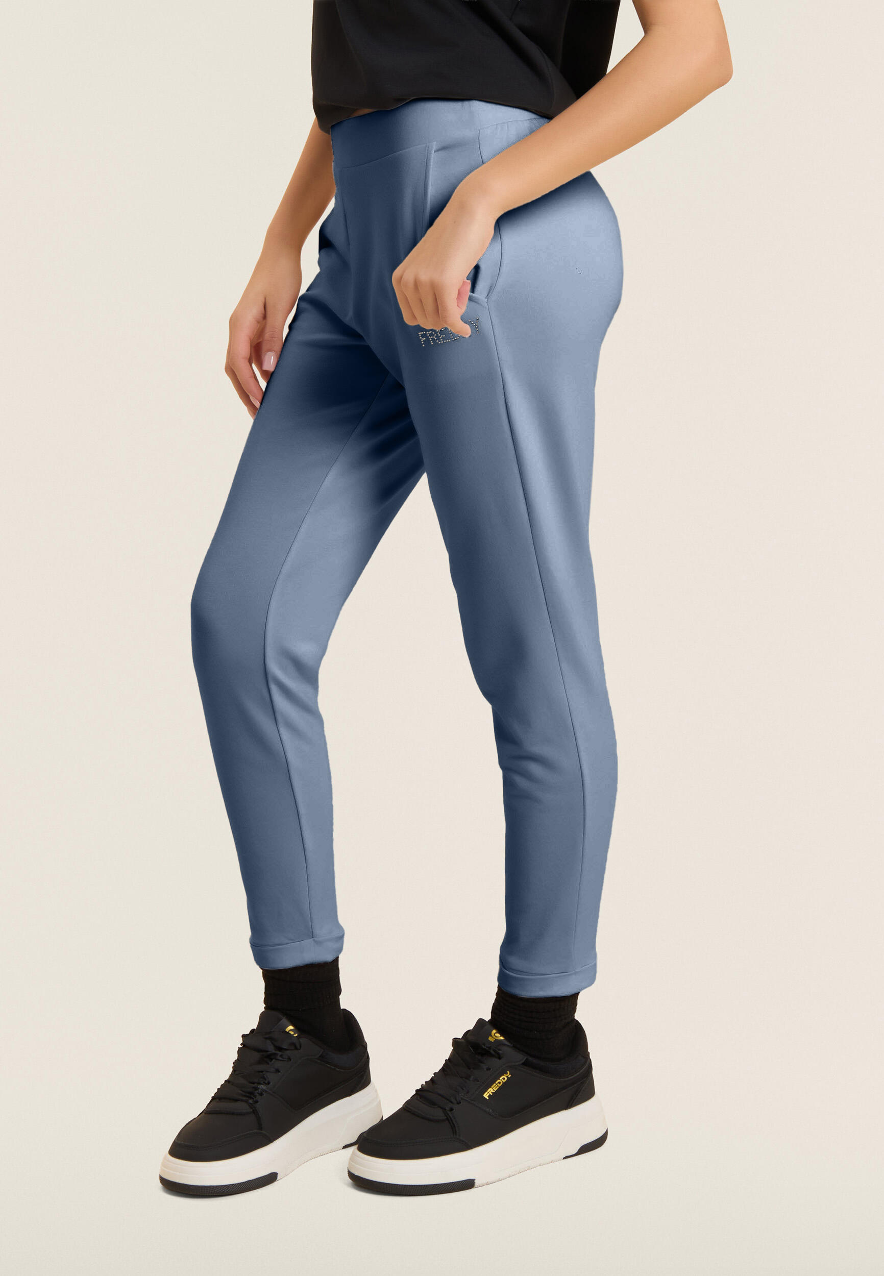Pantalon de sport court avec revers et paillettes FREDDY 2/5