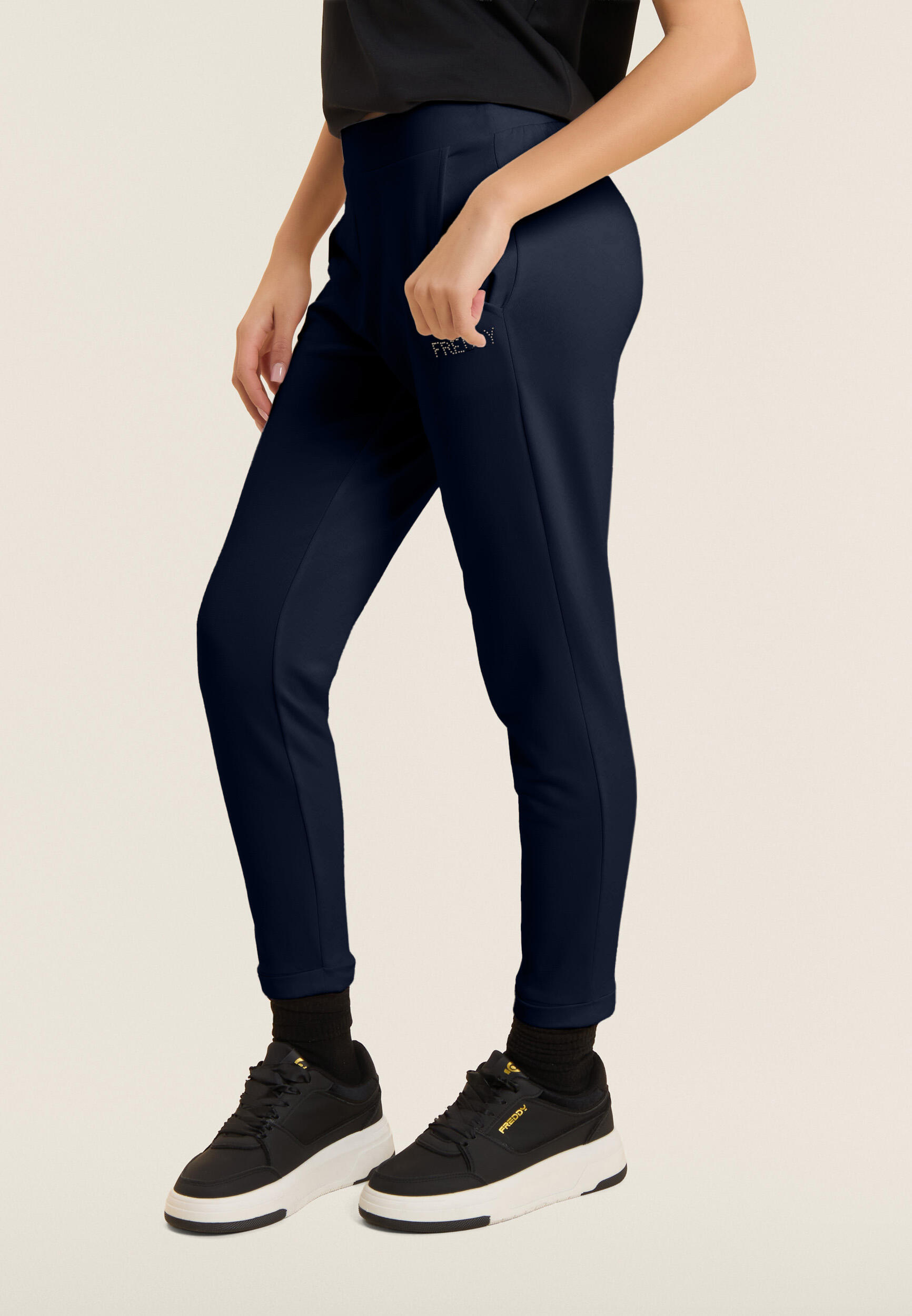 Pantalon de sport court avec revers et paillettes FREDDY 2/5