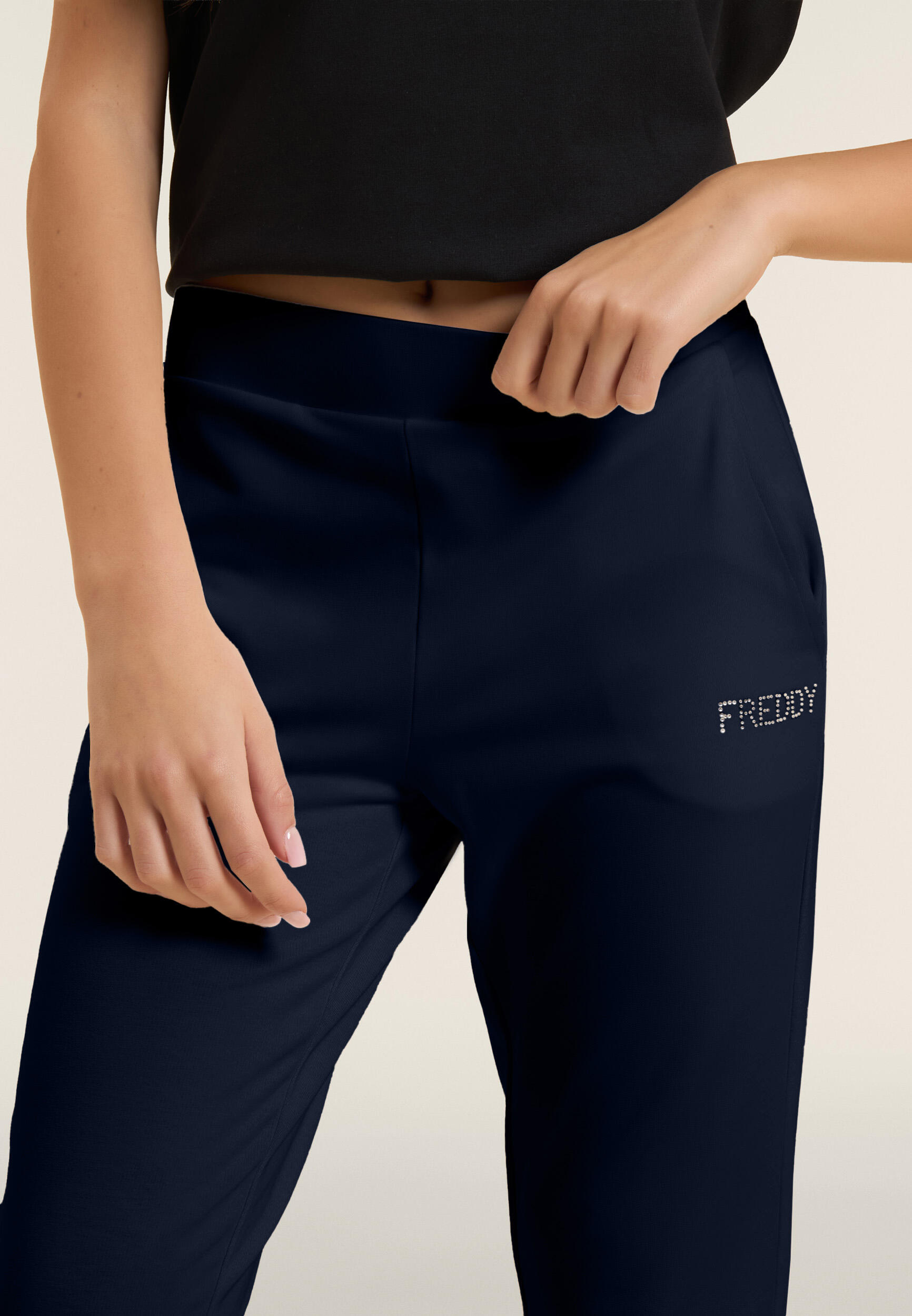 Pantalon de sport court avec revers et paillettes FREDDY 4/5