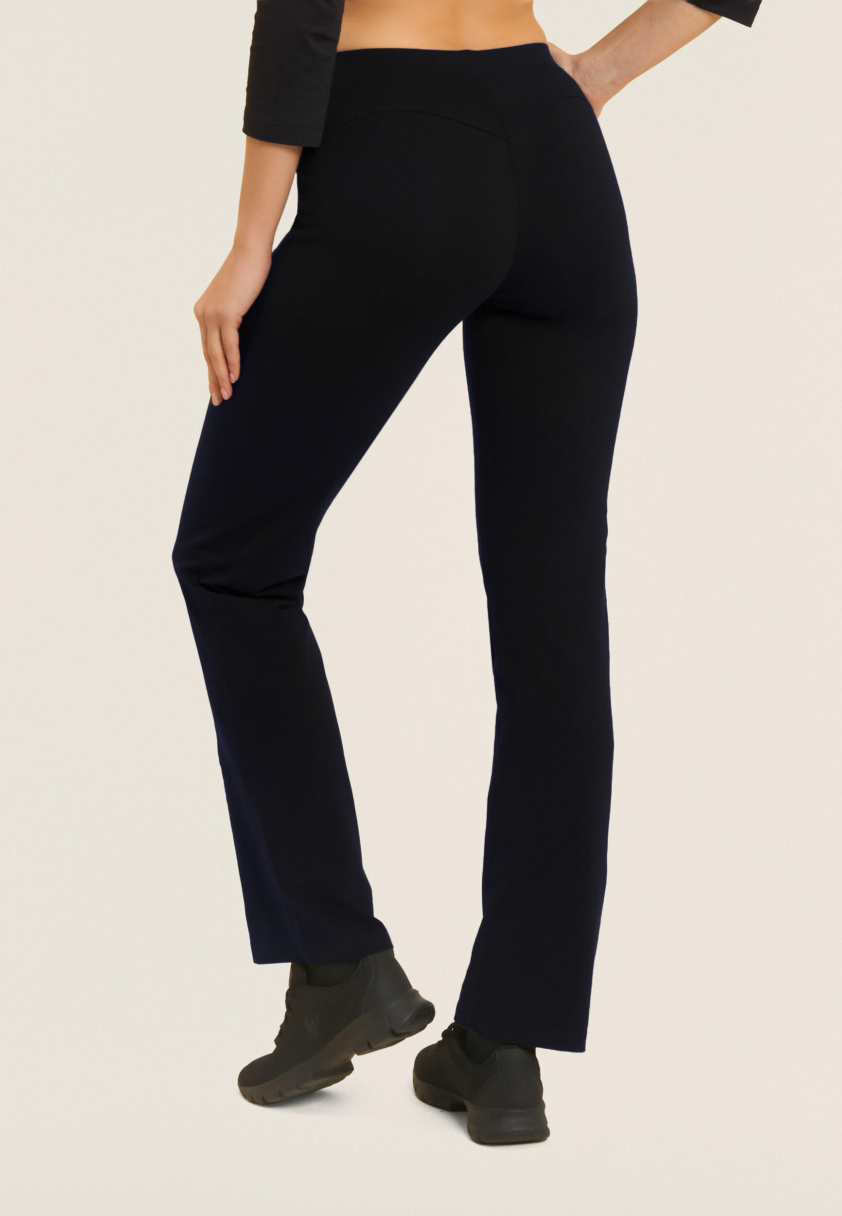 Sportbroek met rechte pijpen en hartvormige naden 3/4