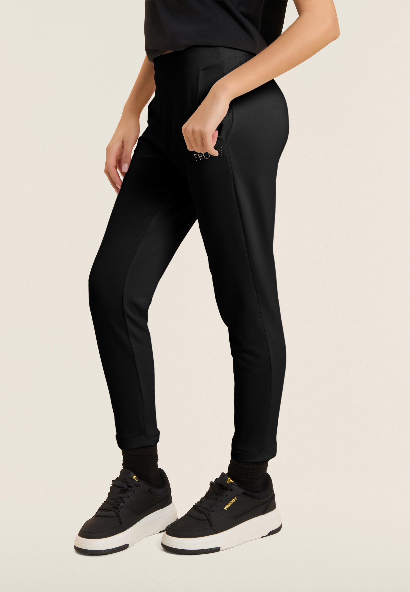 Pantalon de sport court avec revers et paillettes FREDDY 2/5