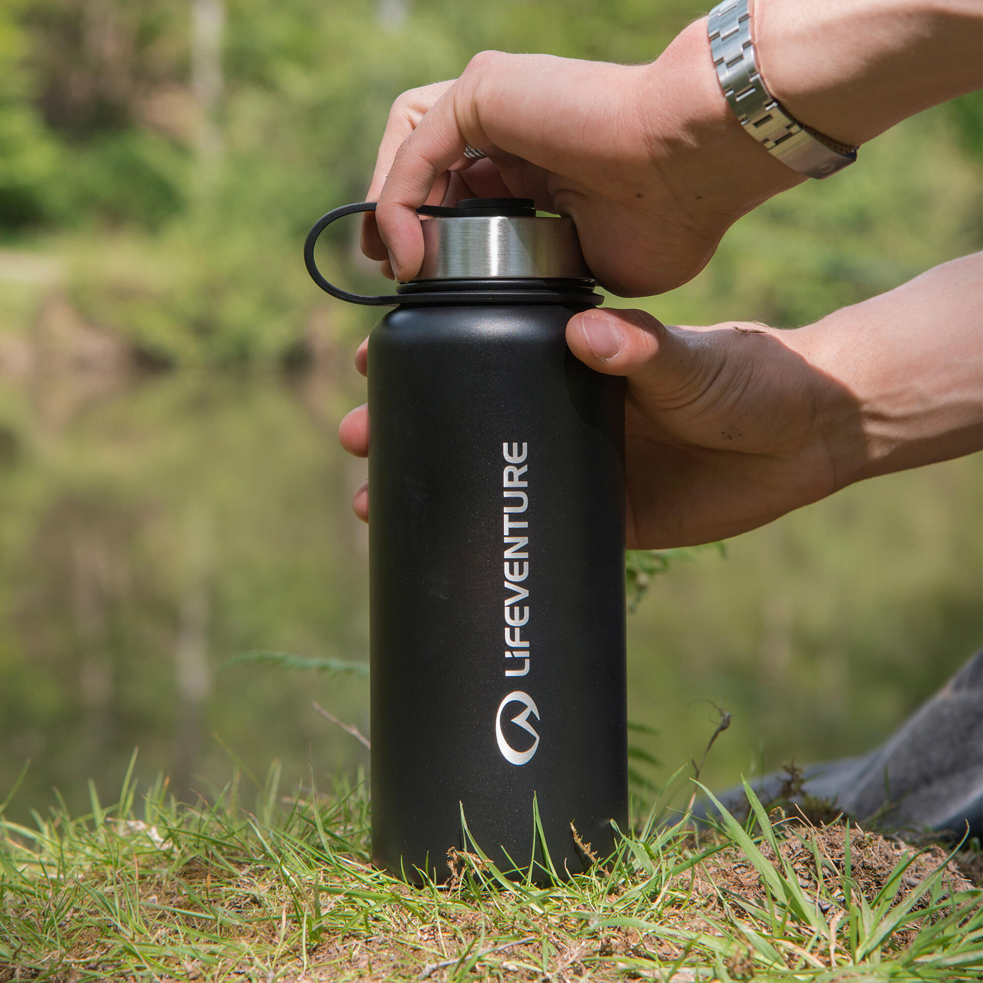 Botella aislante LIFEVENTURE Flask 1L negra - robustez y conservación térmica 4/7