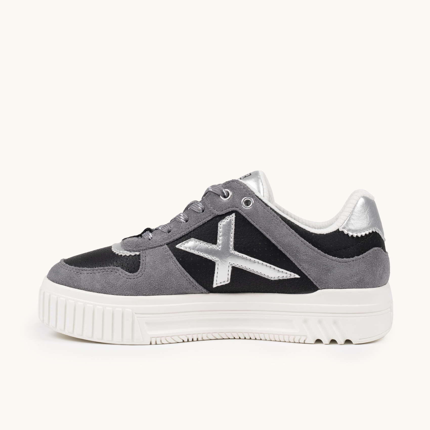 MUNICH MINA 13 Sneakers Platform Nera e Grigia con Dettagli Argento 3/5