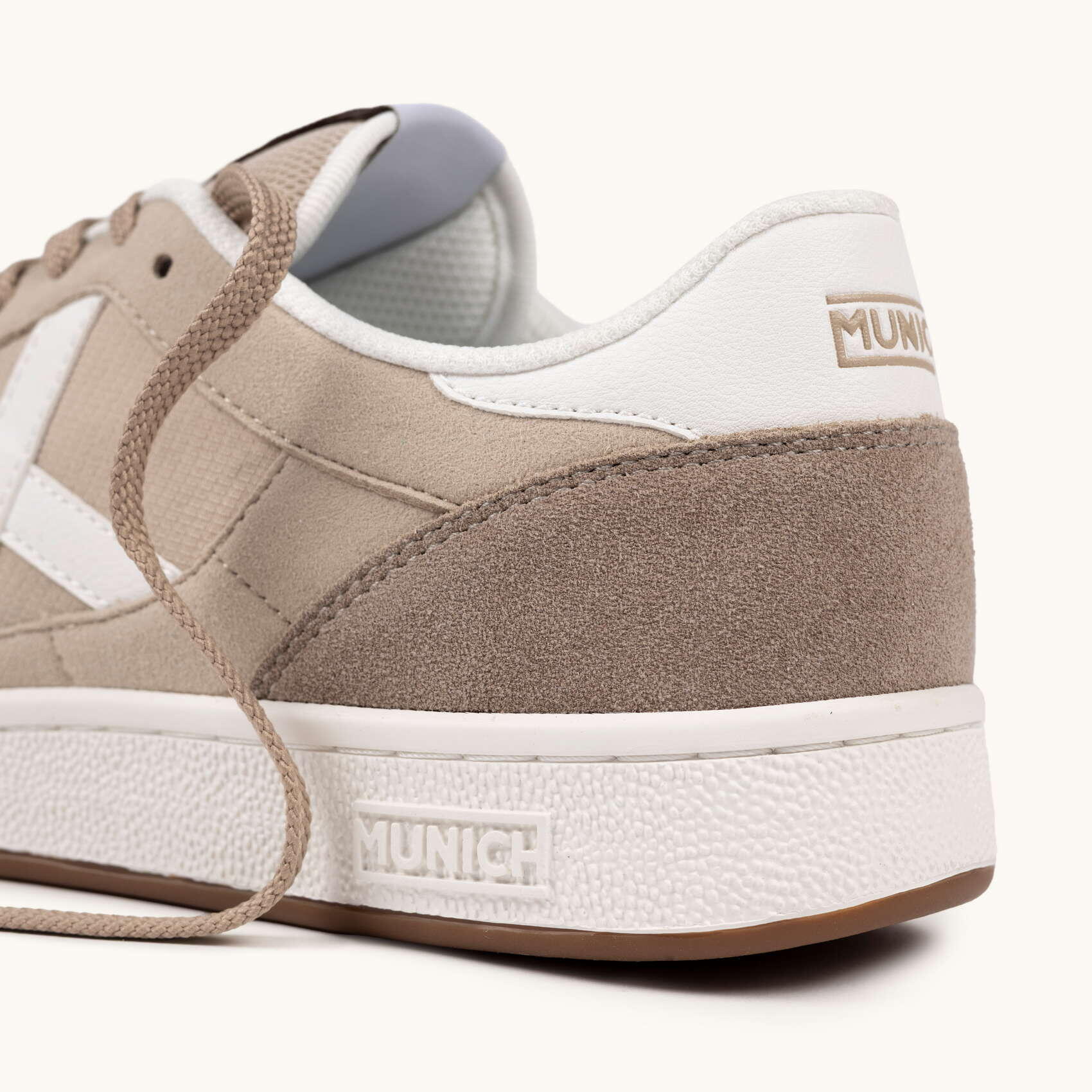 MUNICH ARROW 78 Sneaker in Stile Retro e Urbano 2/5