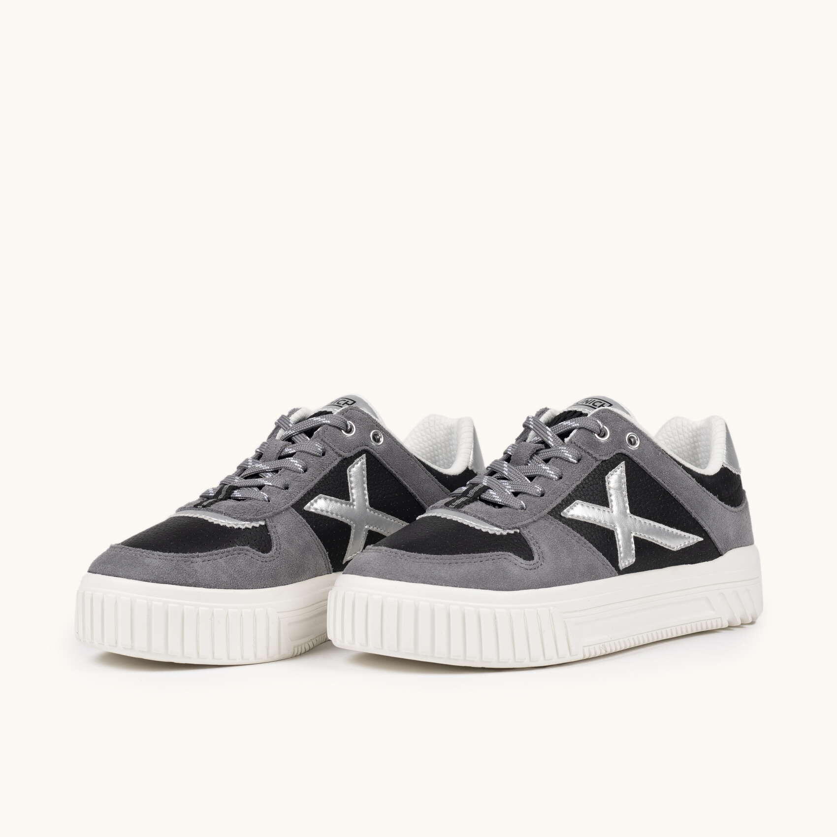 MUNICH MINA 13 Sneakers Platform Nera e Grigia con Dettagli Argento 5/5