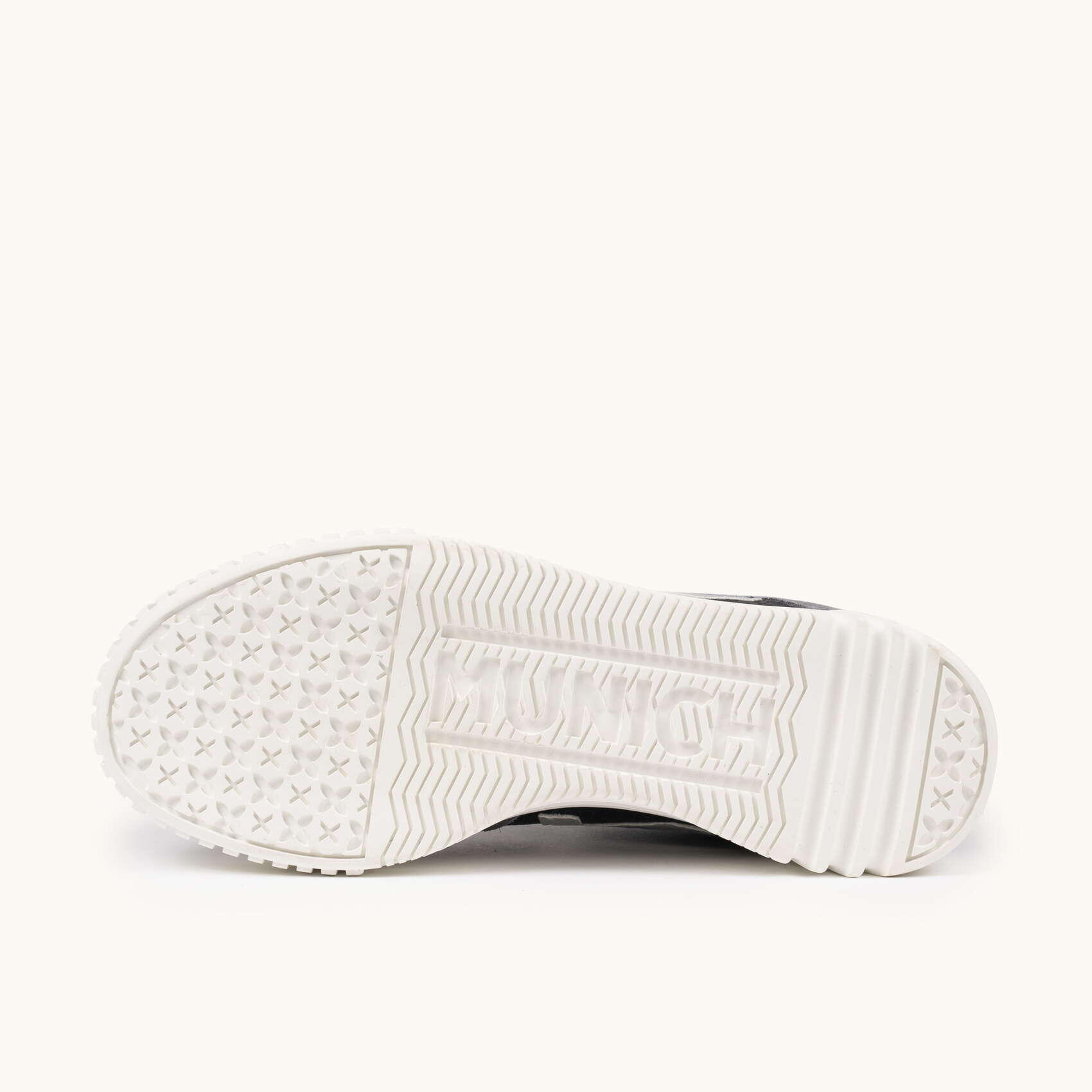 MUNICH MINA 13 Sneakers Platform Nera e Grigia con Dettagli Argento 4/5