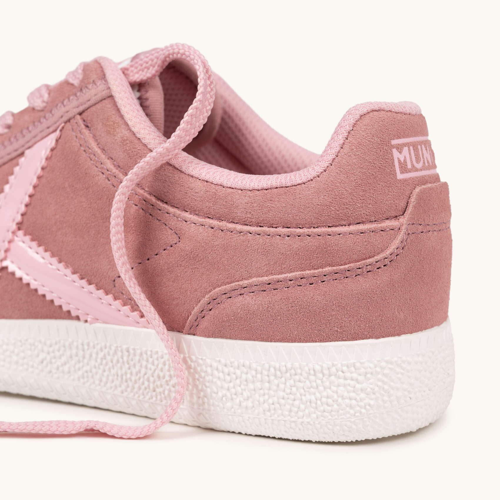 Baskets Munich modèle 4078026 pour femmes 2/5