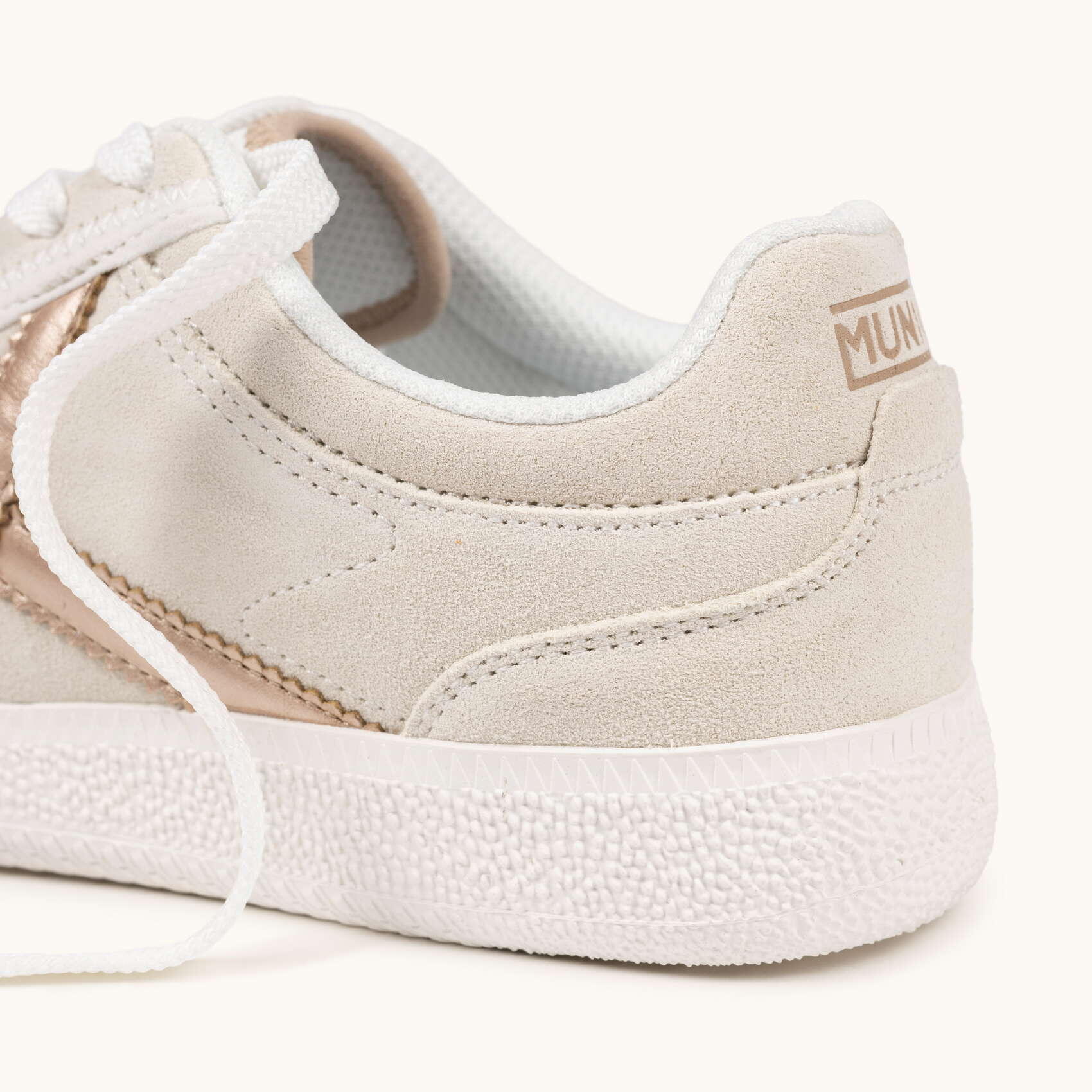 MUNICH RUMBA WMN 25 Sneakers in Camoscio Crema con Dettagli Oro Rosa 2/5