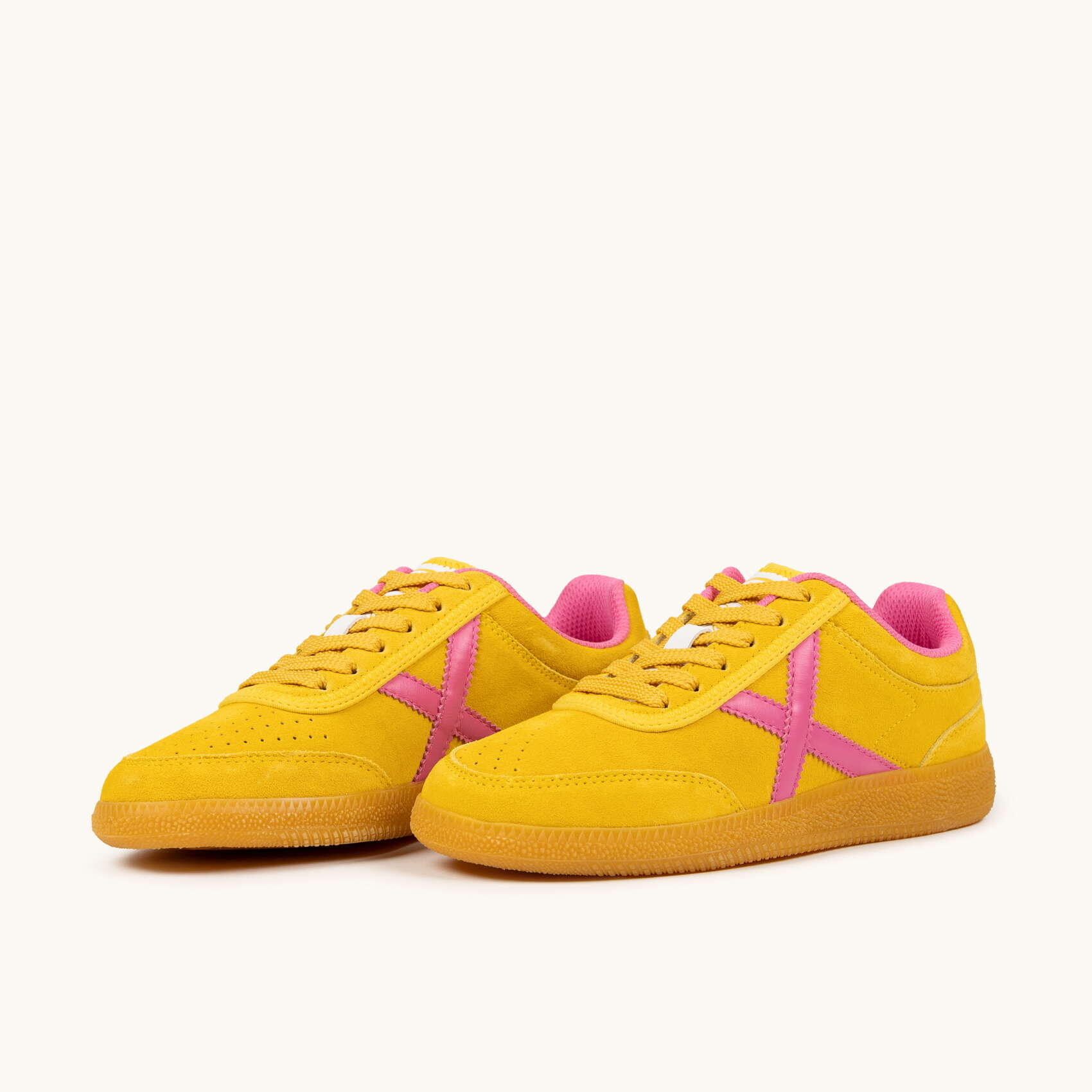 Tênis feminino Munich rumba 23 amarelo. 5/6