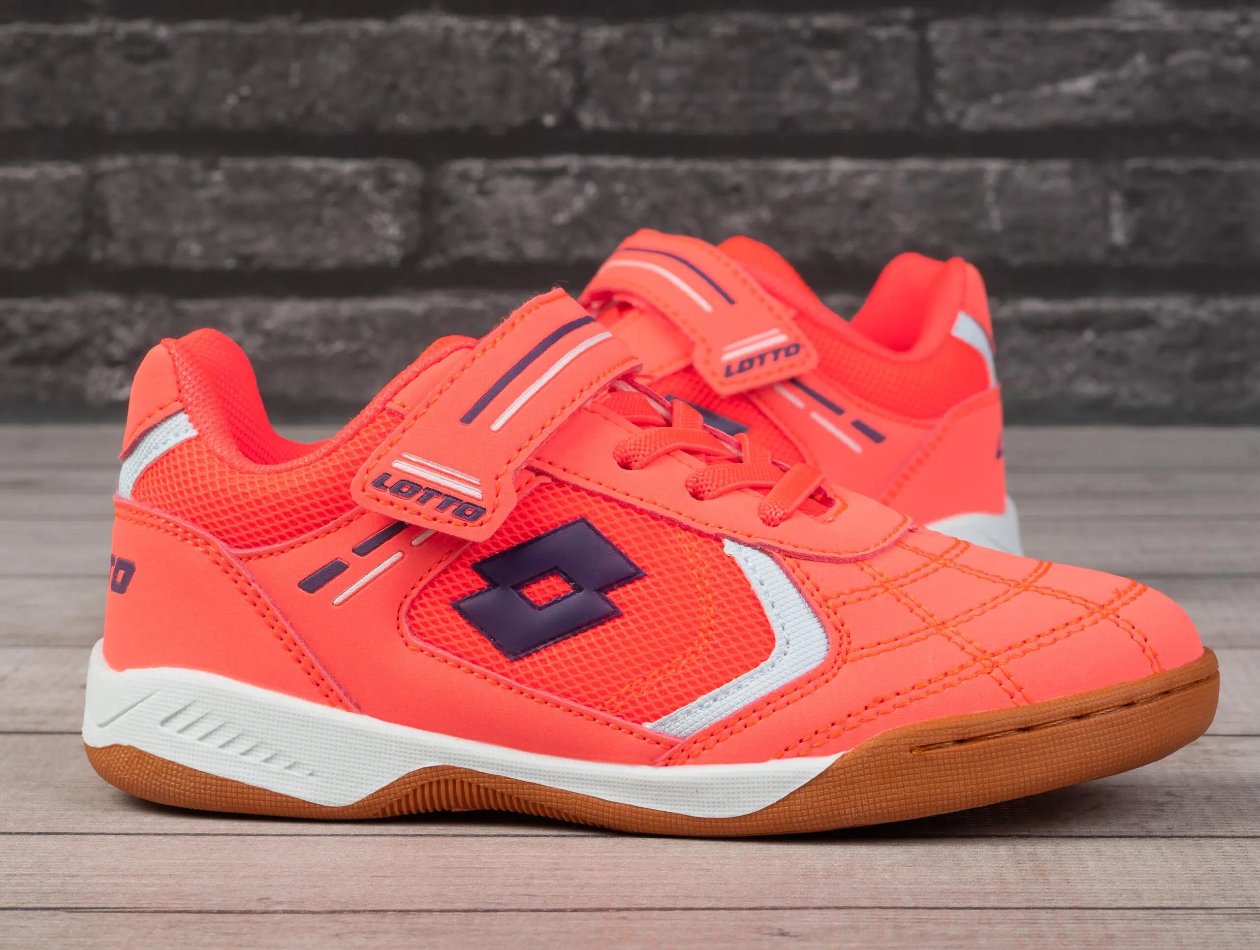 Buty dziecięce sportowe, halowe Lotto SOCCERA K 2/5