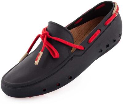 Mocks lichte rubberen waterschoenen.