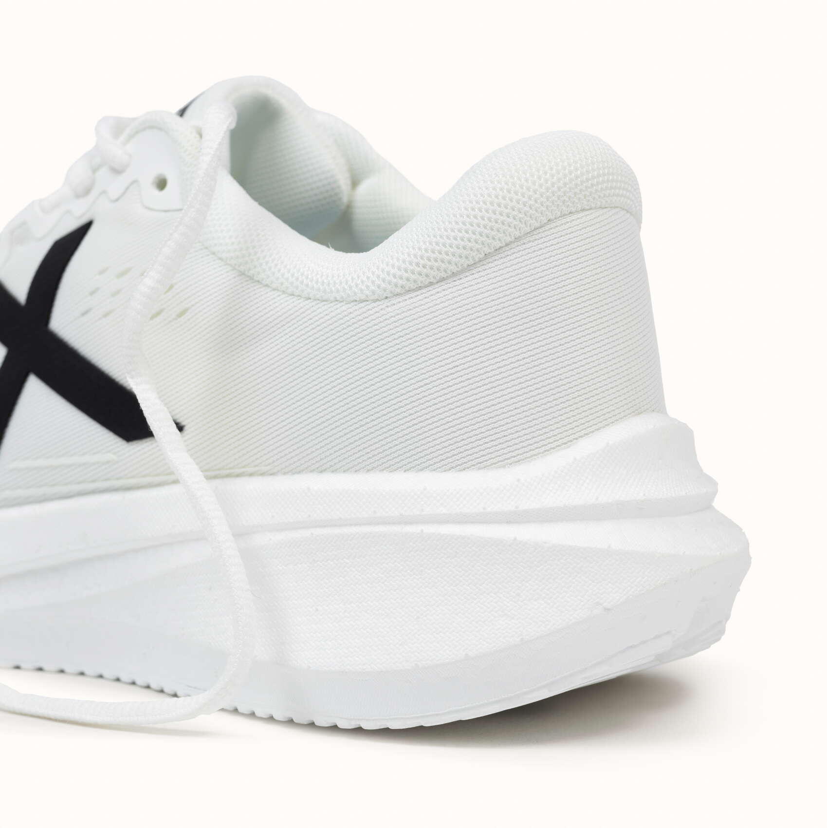 MUNICH SPRING 17 Zapatillas de diseño deportivo y ligero en color blanco 2/5