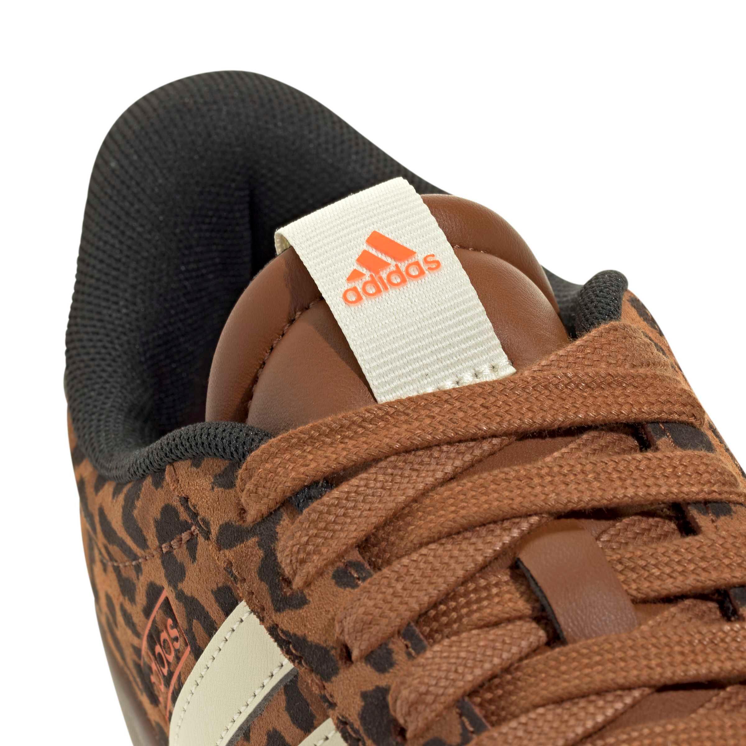 Baskets Adidas modèle 077-52575584420179 pour femmes 6/7