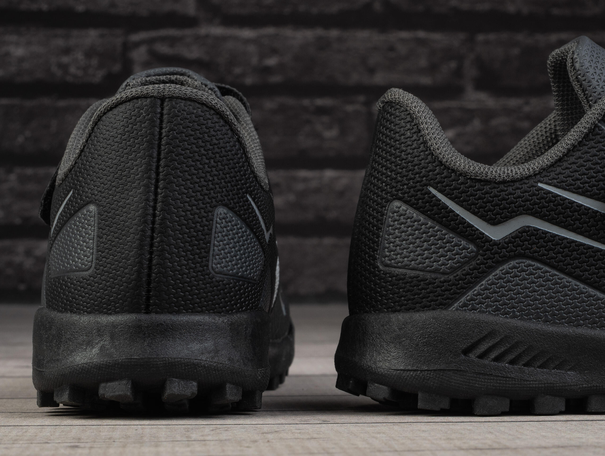 Lotto KOBATO K Kinder Fußballschuh 2601520K 1119 Black/DK. Grey 4/7