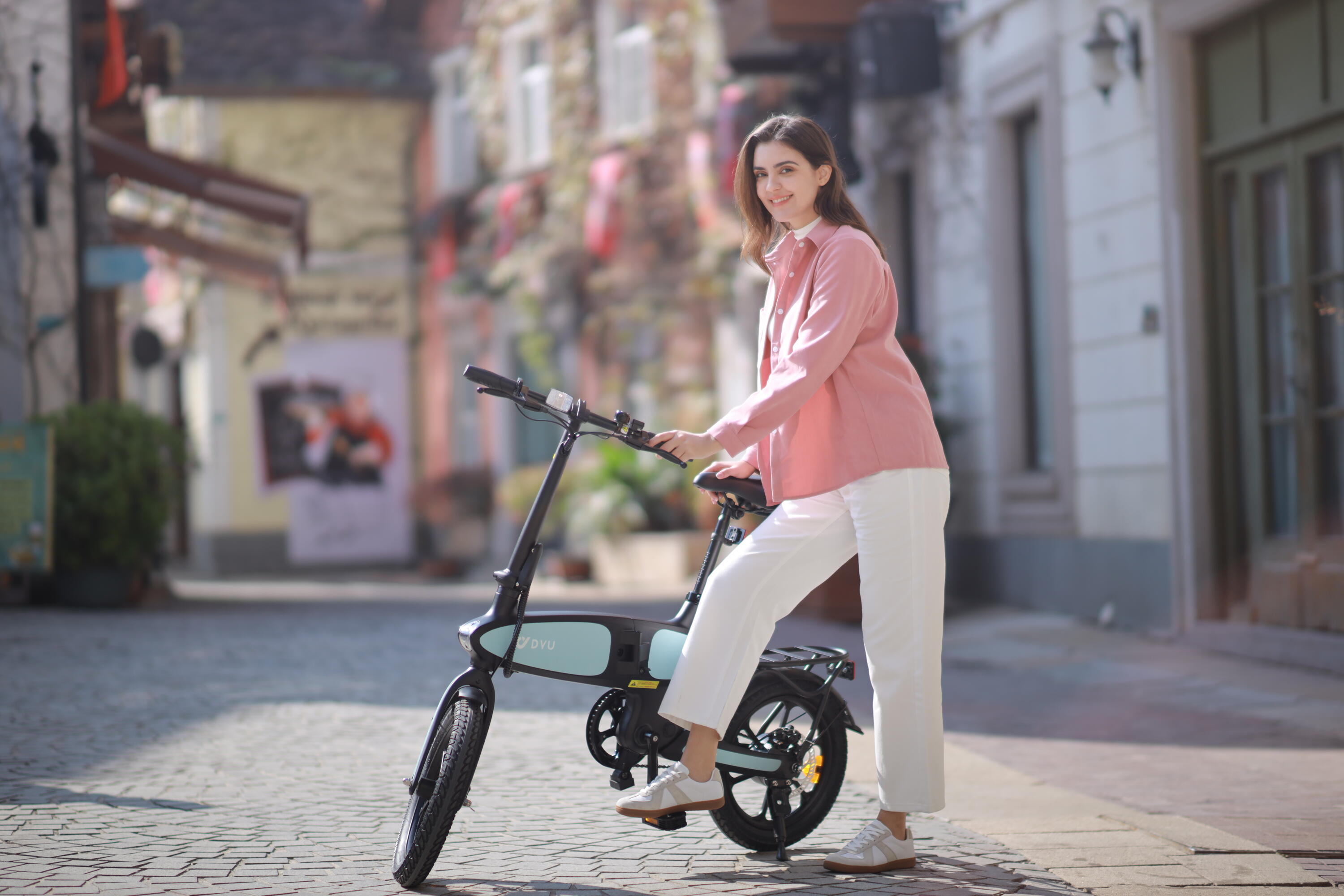 Bici elettrica pieghevole DYU C2 con batteria rimovibile da 48 V e 7,5 Ah 4/7