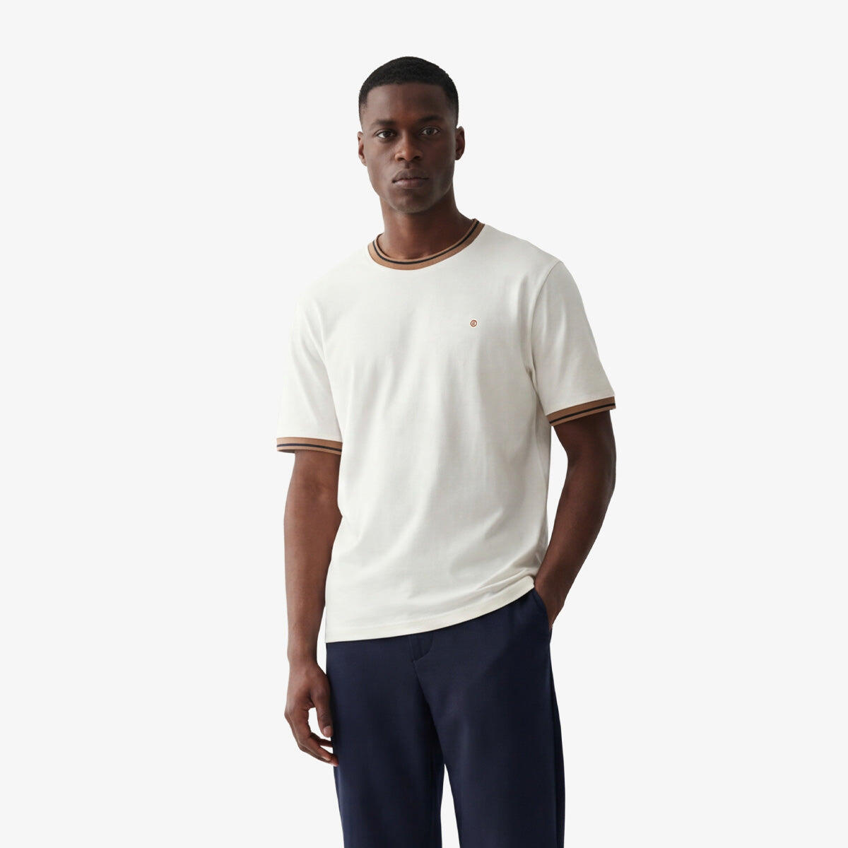 T-shirt a maniche corte con collo rotondo e bordi a costine colorate in cotone 2/6