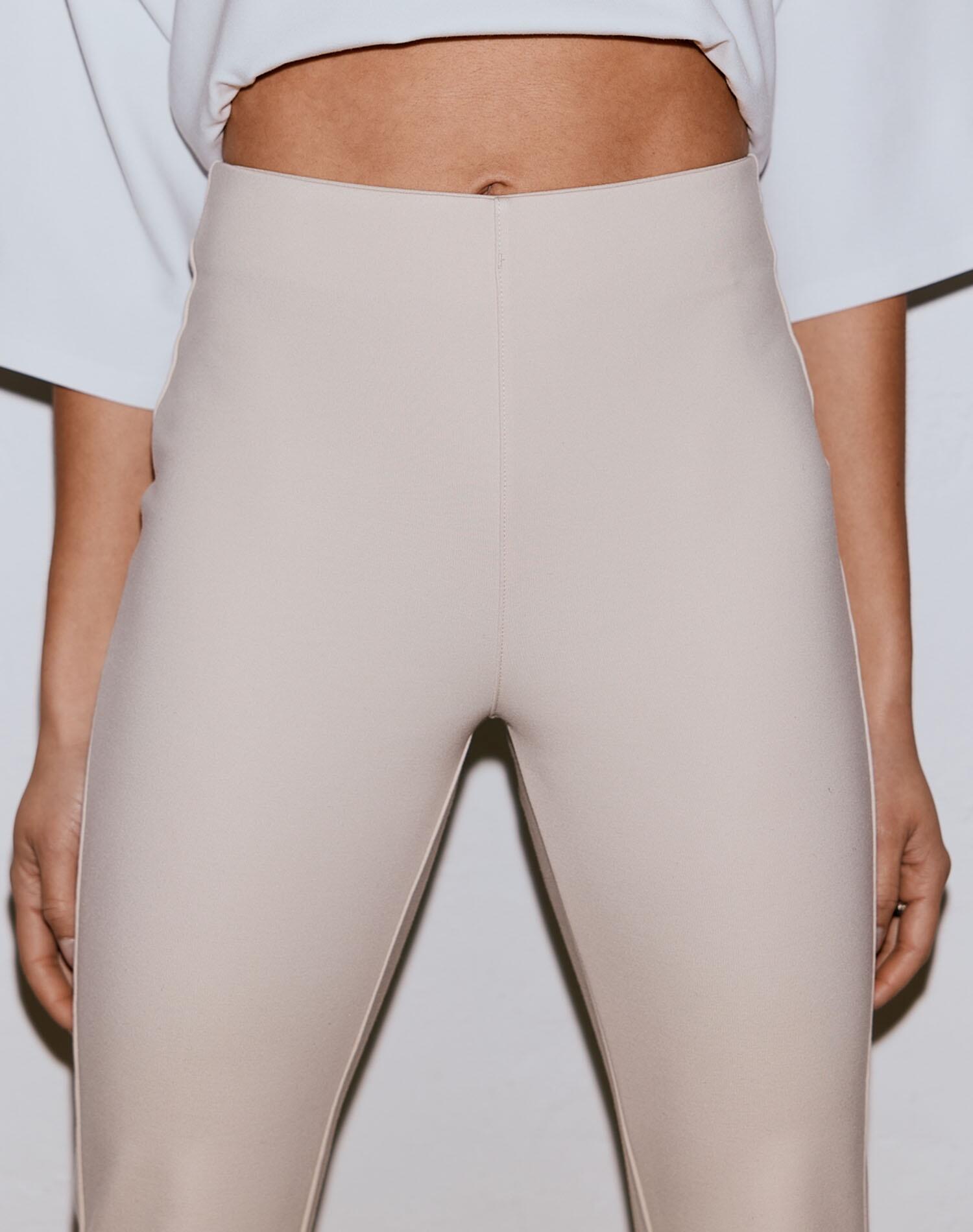 Mallas Mujer Mezcla de Modal Pierna Acampanada Tiro Alto Luxe Beige 4/7