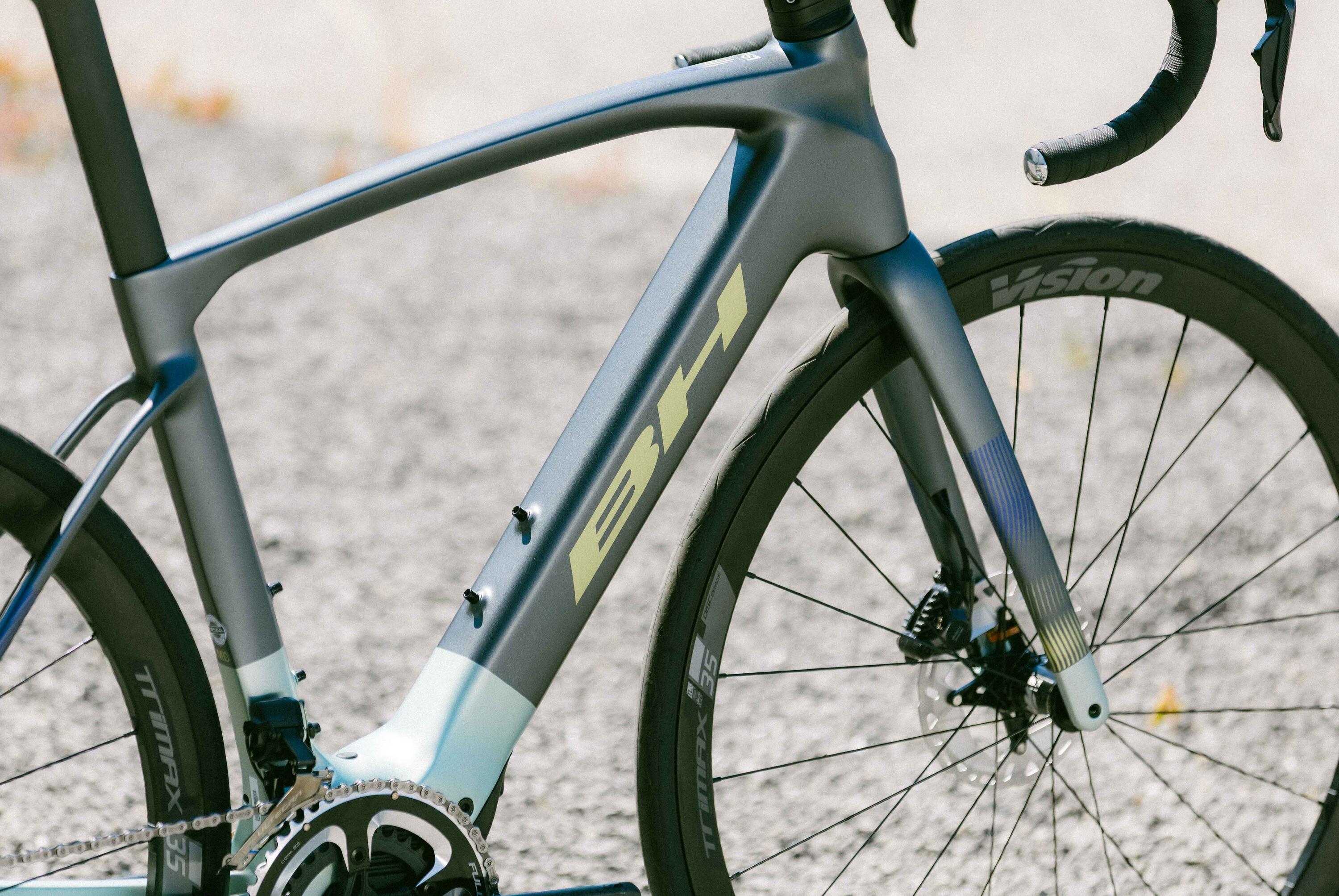 Bicicleta eléctrica carretera Bh Irs1 Carbon 1.6 (2026)gris-amarillo 3/4