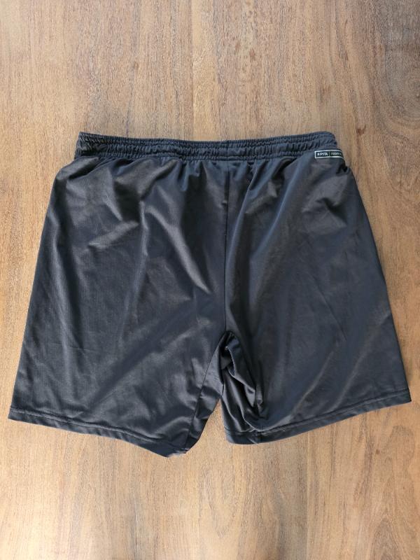 Entre Particuliers - Short de football adultes essential noir taille L 2/3