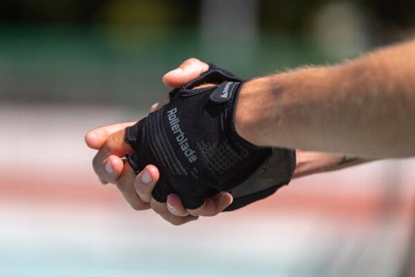 SKATE GEAR GLOVES 2/6