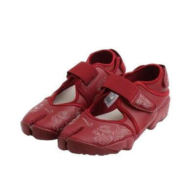 Schoenen air rift botanical stitch team red