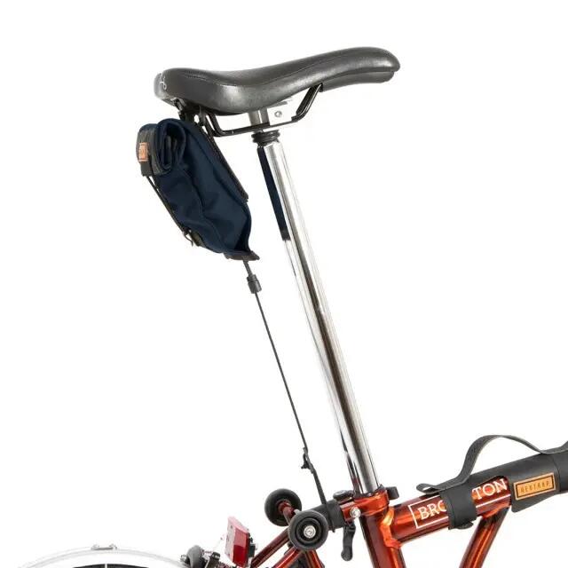 Sacoche de Selle Restrap City Saddle Bag Small Bleu Marine 3/5