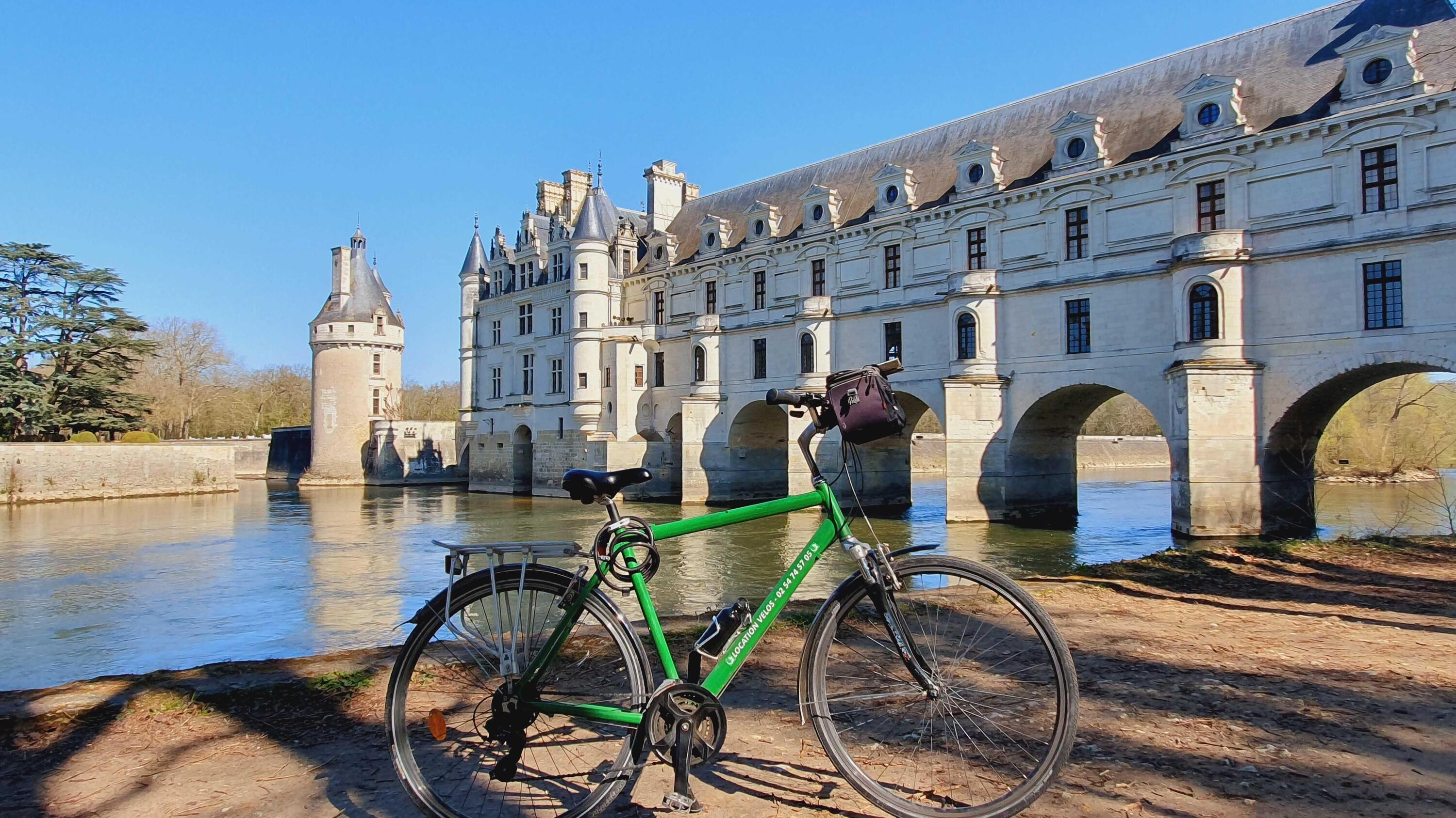 DECATHLON TRAVEL picture