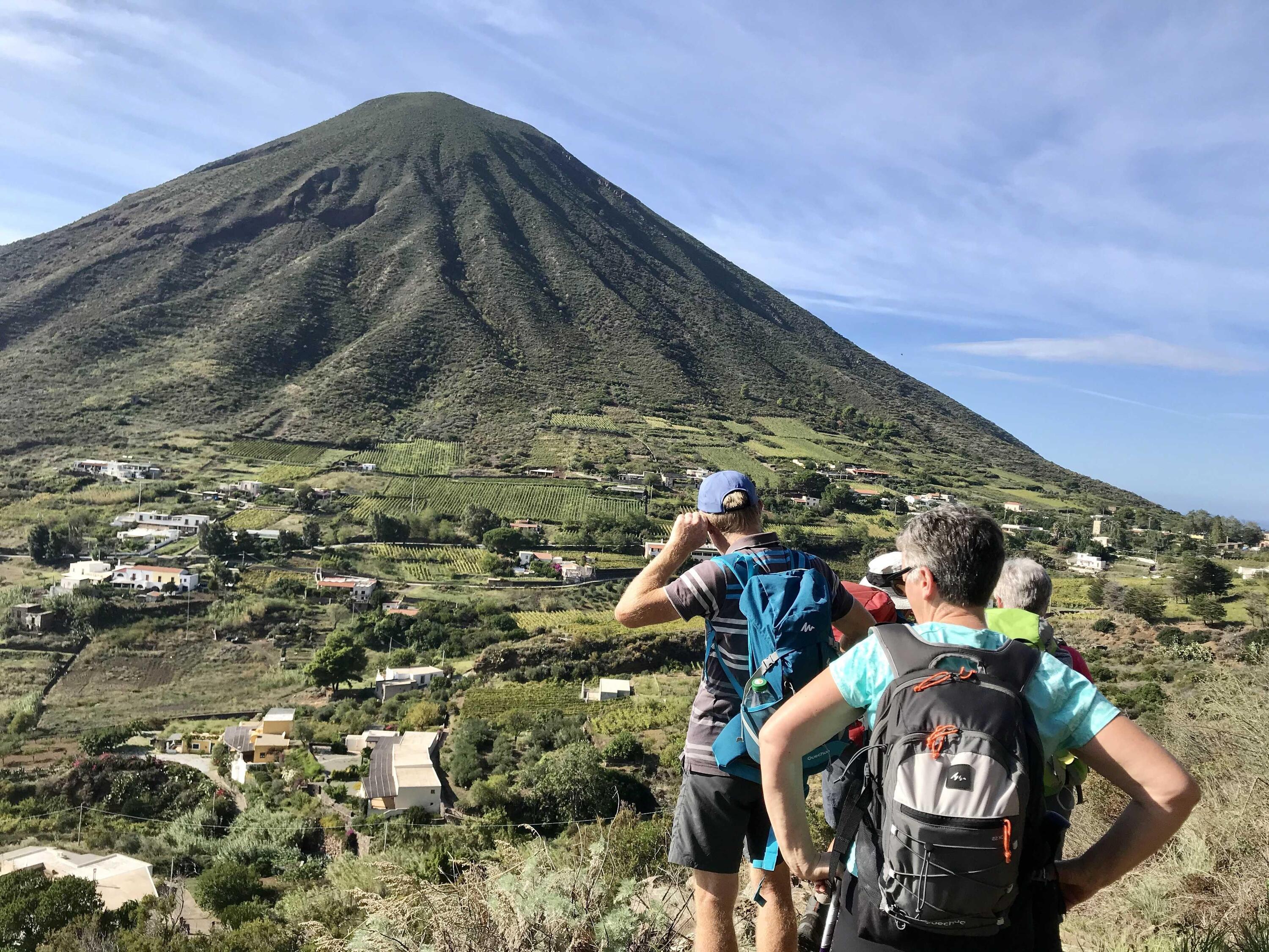 DECATHLON TRAVEL picture