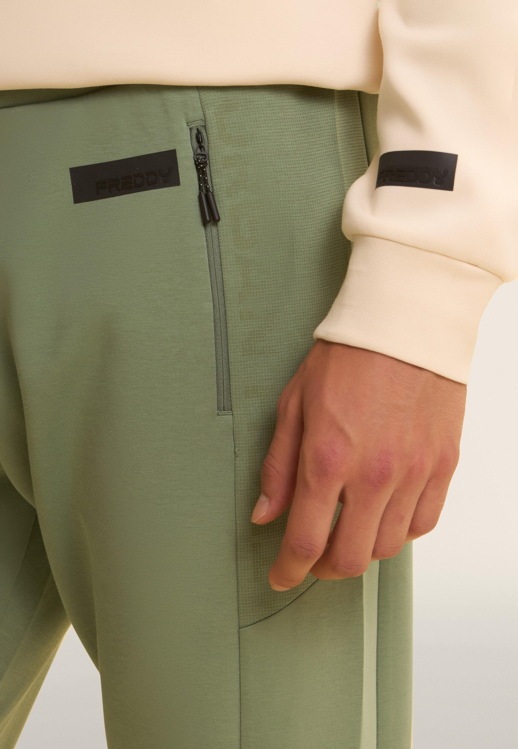 Pantalon en tissu interlock avec cordon de serrage et bas côtelé 4/4