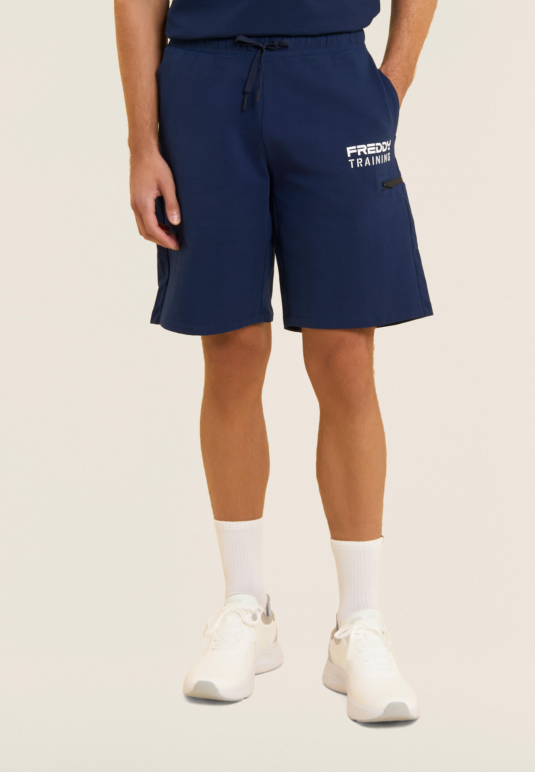 Pantalones cortos con motivo «TRAINING» y bolsillo con cremallera 2/4