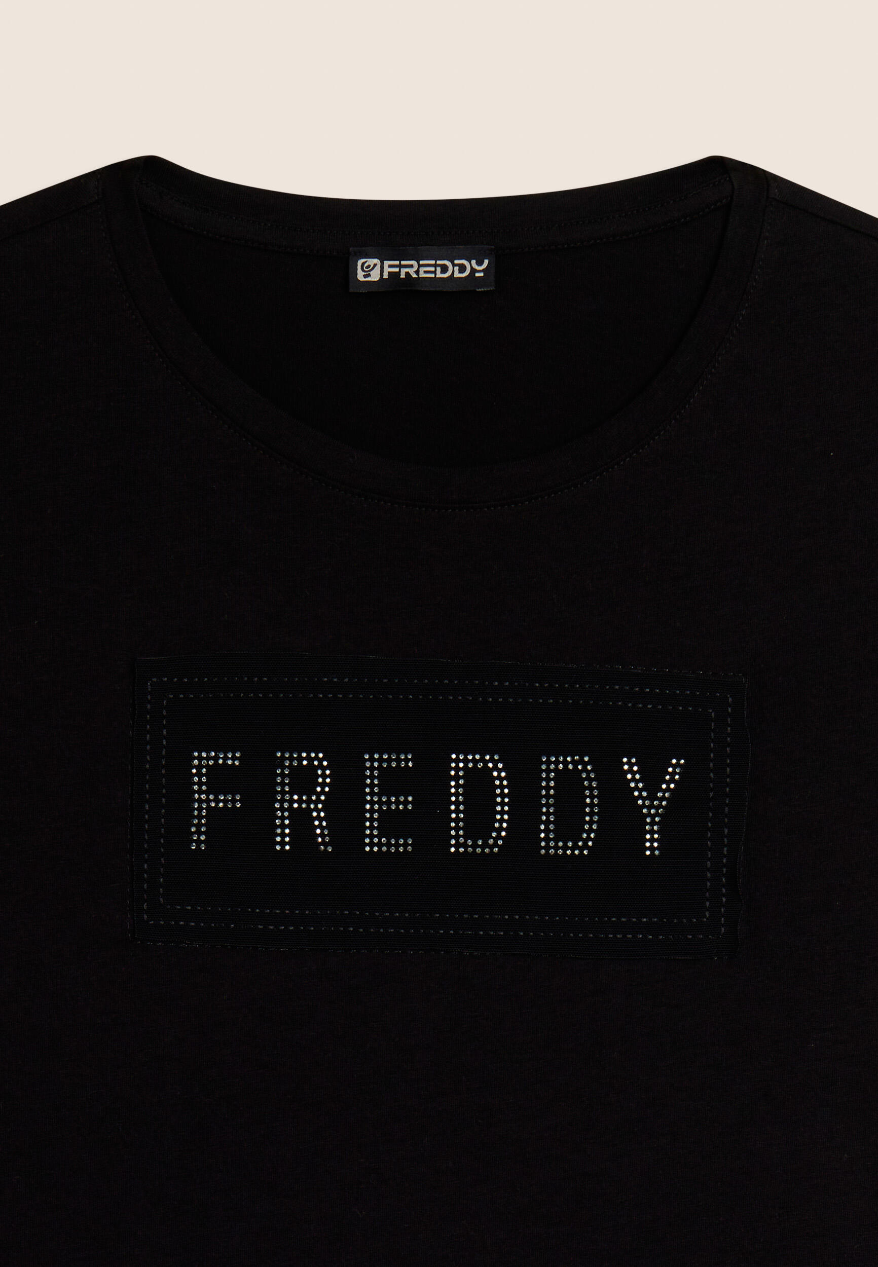 T-shirt avec paillettes et empiècement en mesh 3/3