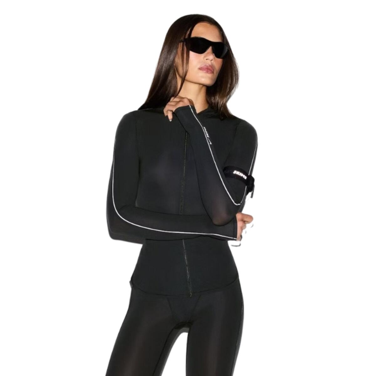 x SKIMS Women's Weightless Layers Zip Up Hoodie Obsidian 3/5