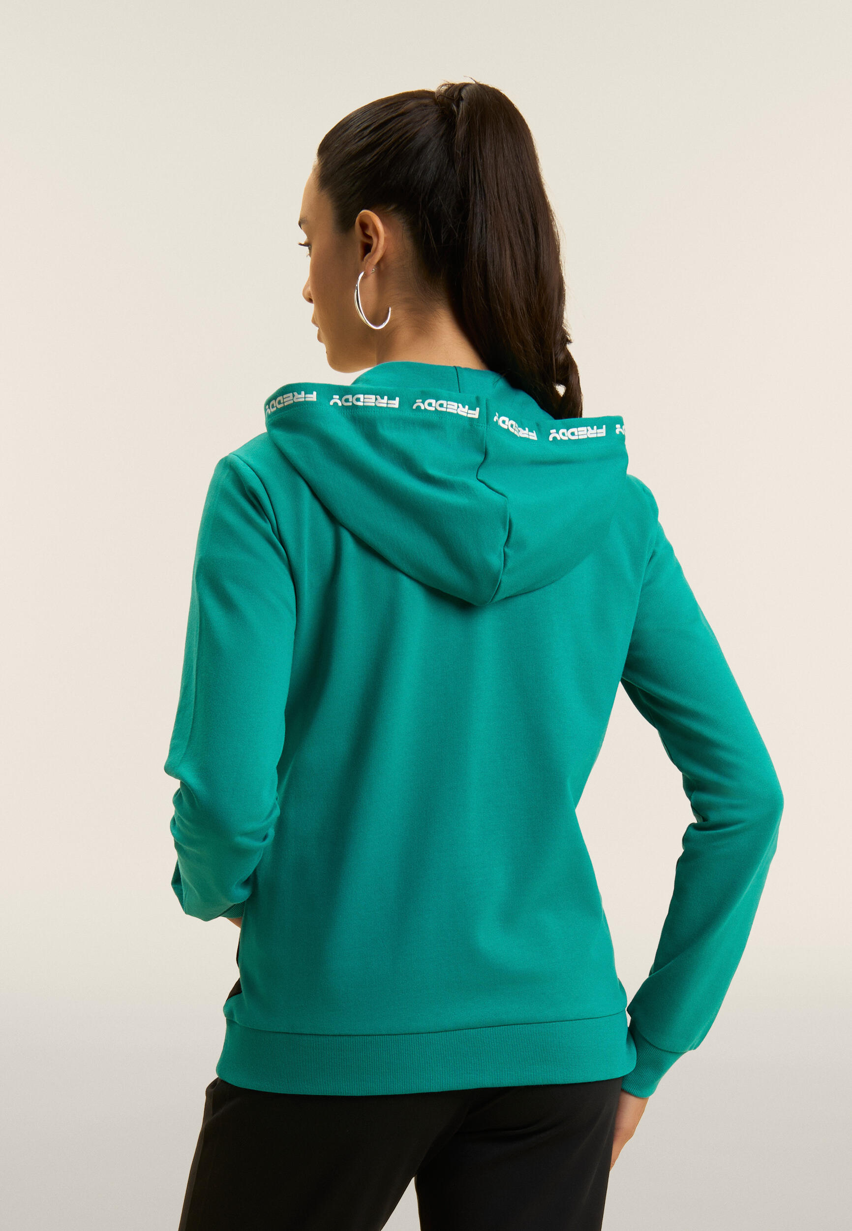 Tuta con zip e cappuccio, inserti a contrasto e dettagli logo 3/5