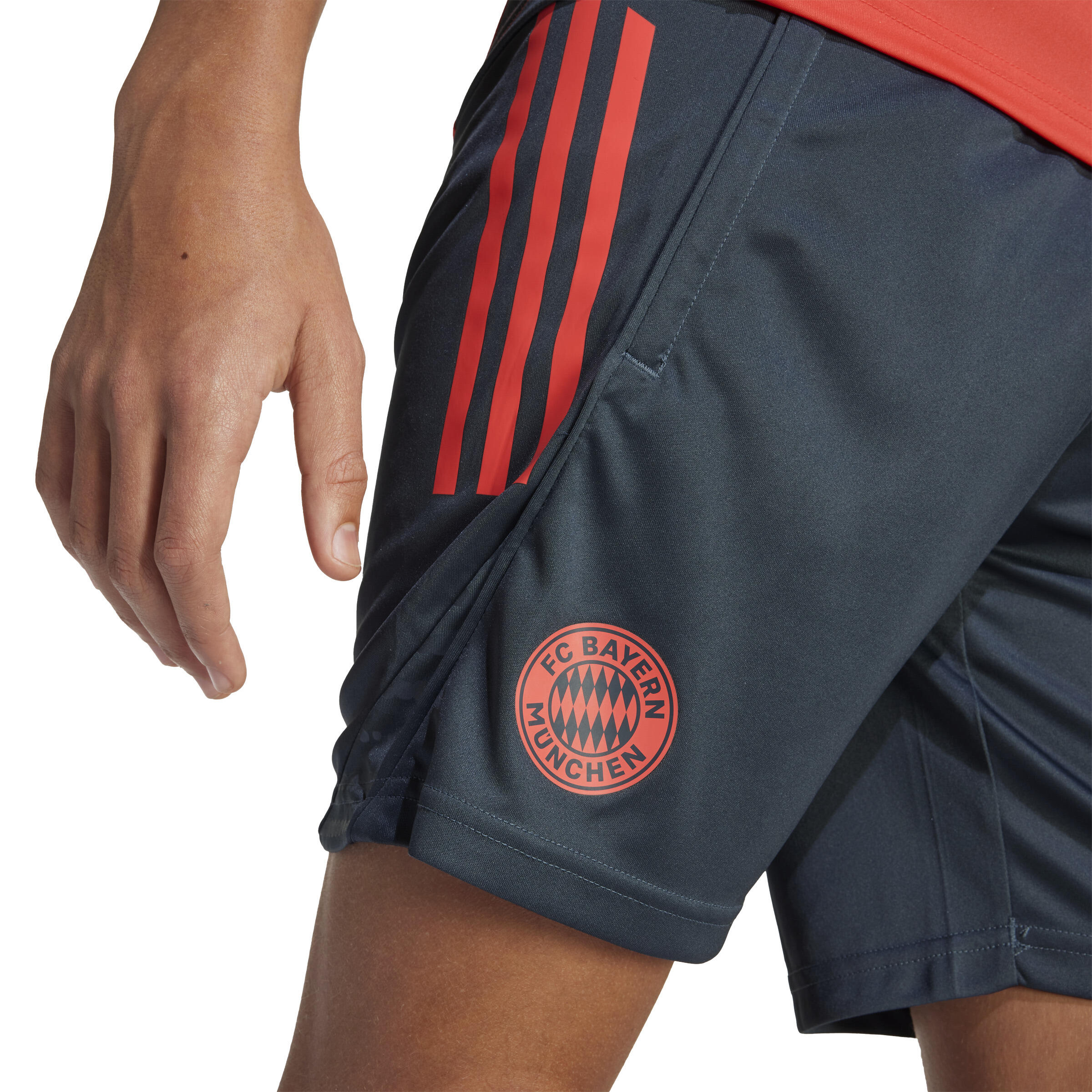 Bayern München Trainingsshort für Kinder 2025/26 7/7