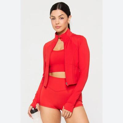 Damesjasje perfect storm cropped train jacket, gemaakt van elastisch materiaal.
