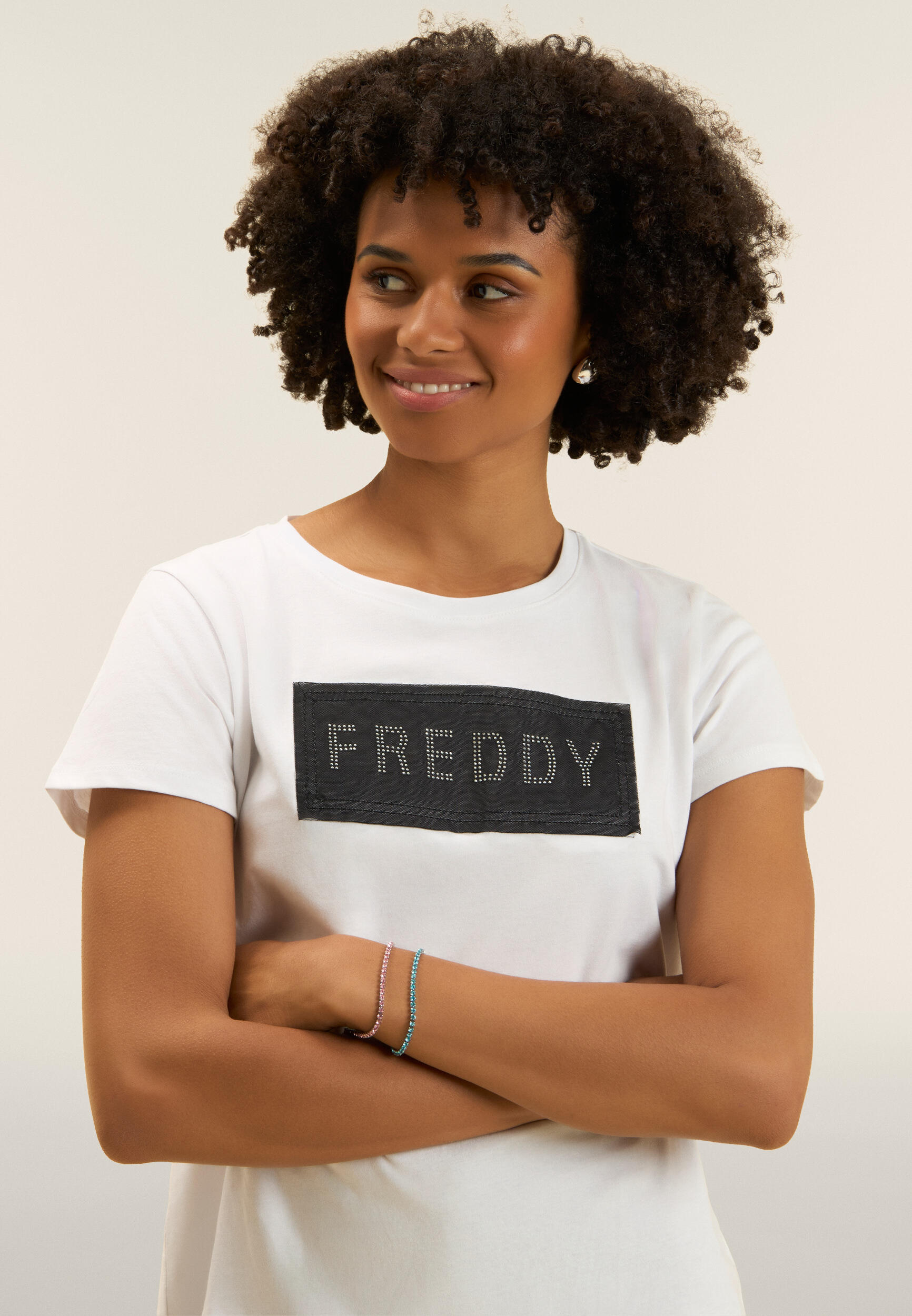 T-shirt avec paillettes et empiècement en mesh 4/4