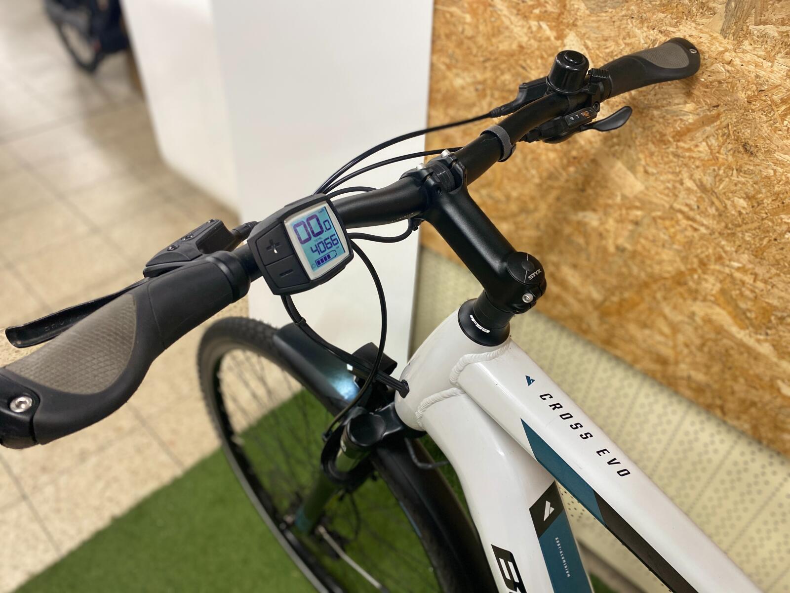 Bulls CROSS EVO 625 Wh, wit 56 cm 5/7