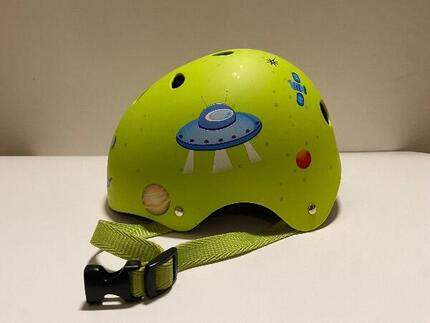 Entre Particuliers - Casque pour enfants sur le thème de l'espace