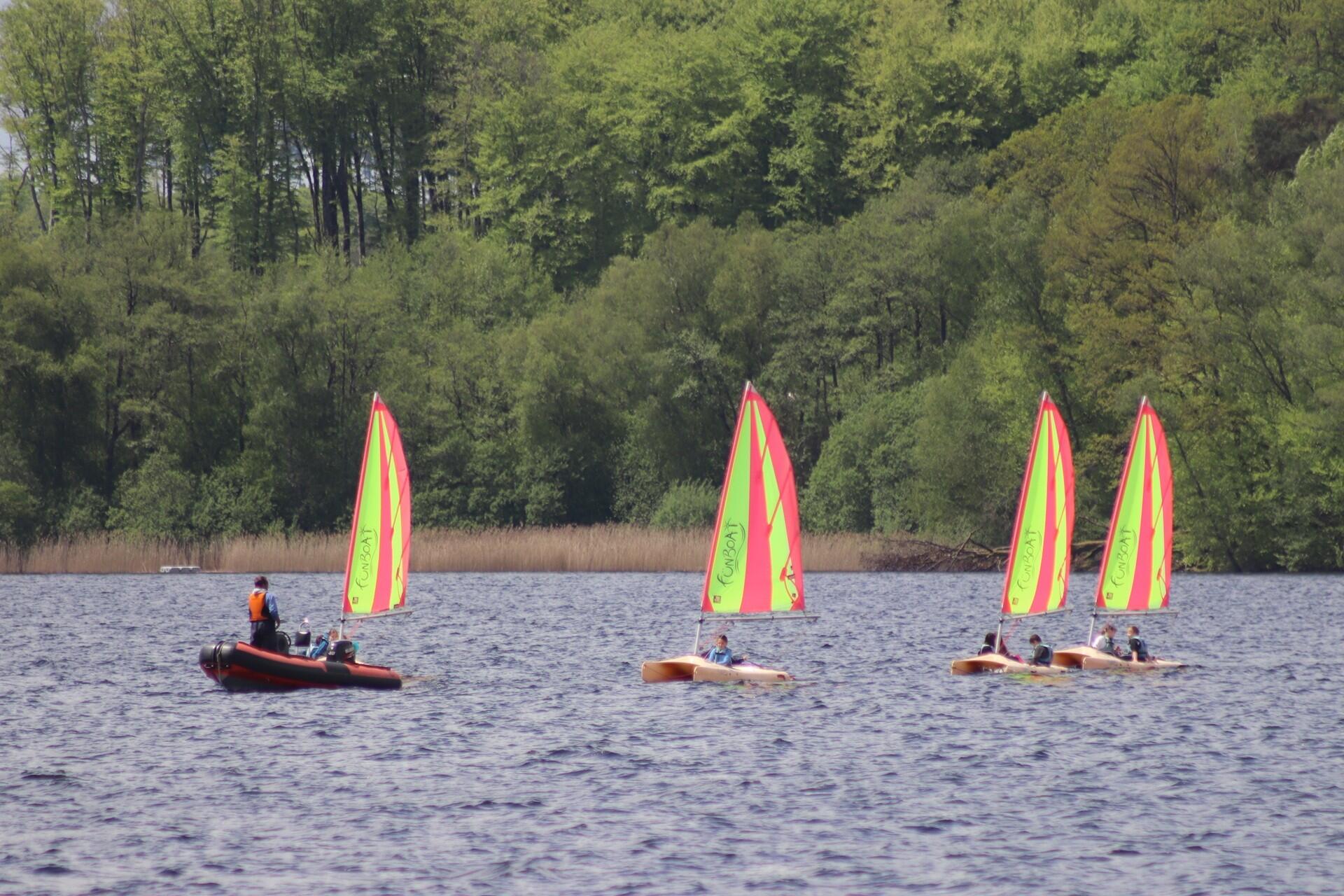 Stage de voile sur les lacs du Morvan en famille 1/1