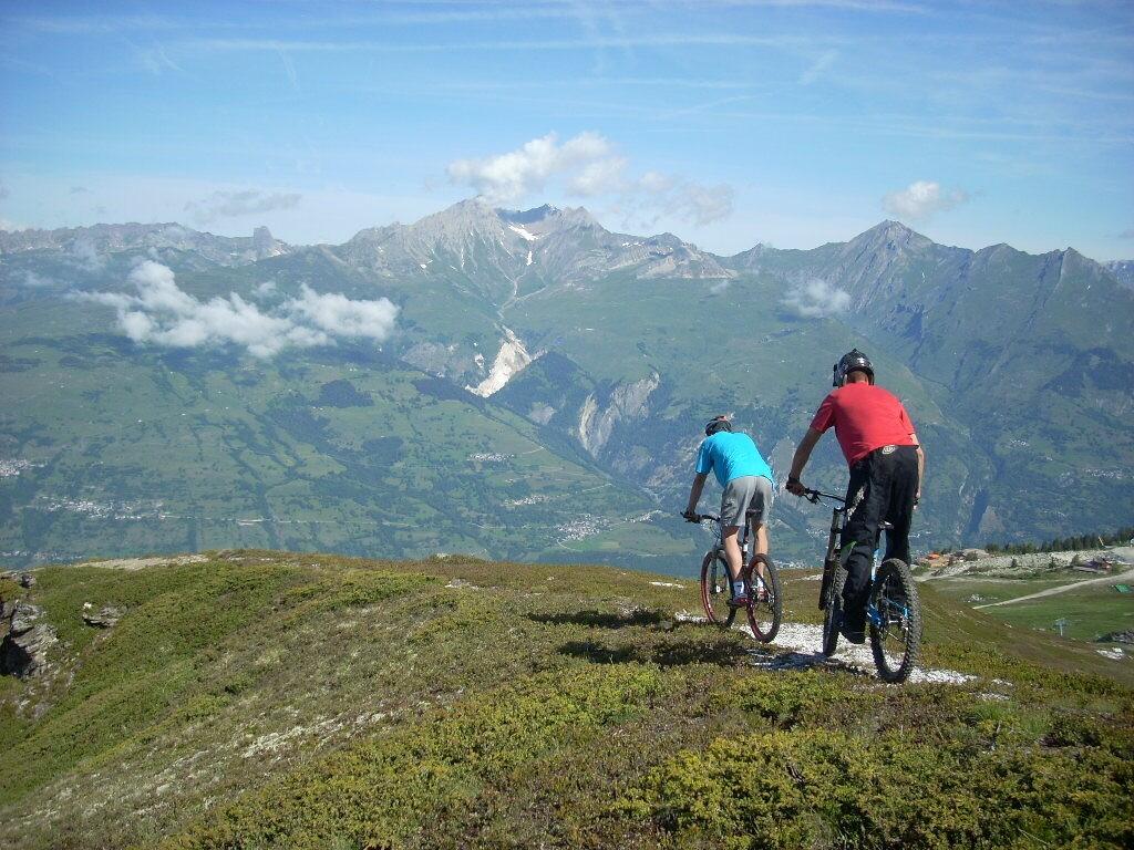 DECATHLON TRAVEL picture