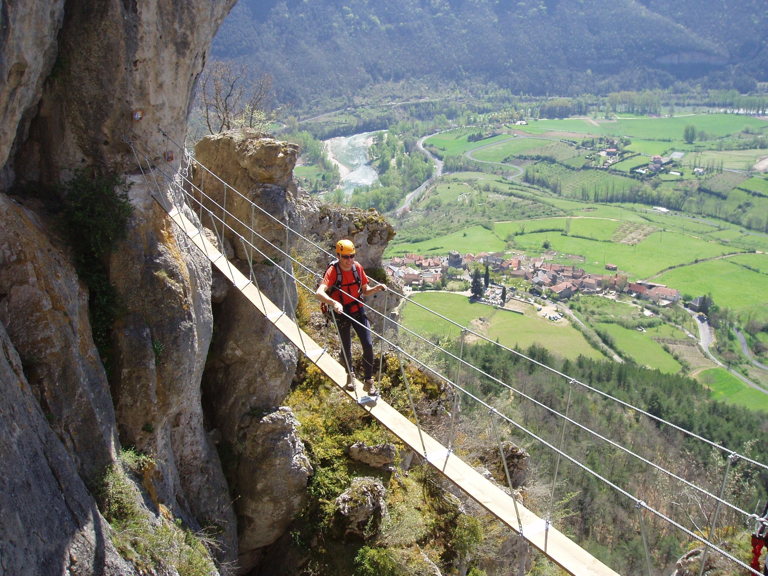 DECATHLON TRAVEL picture