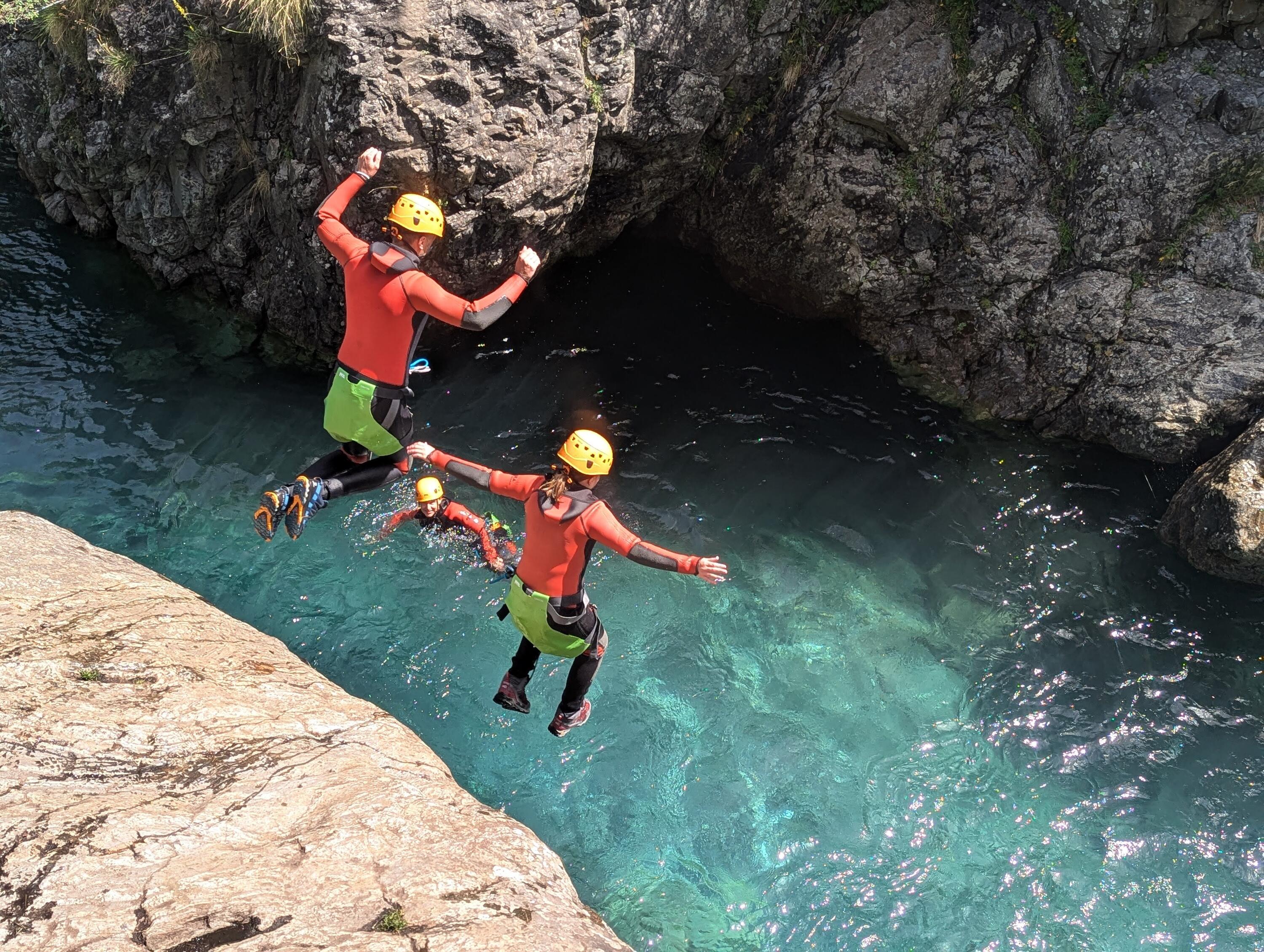 DECATHLON TRAVEL picture