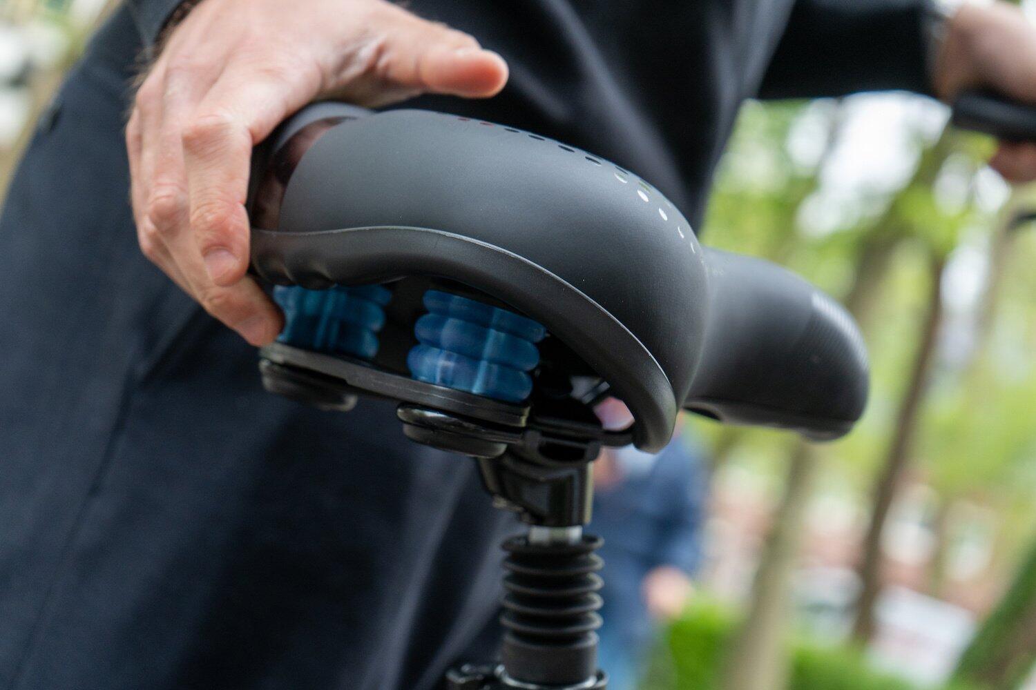 Voltano Pro Gel Fietszadel - Met Uitsparing - Zwart - Unisex 3/7