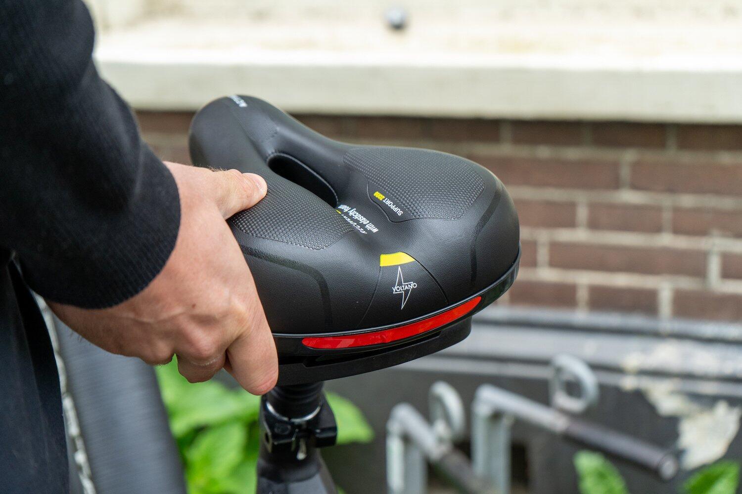 Voltano Fietszadel Met Gelpads - Zwart/Geel - Unisex -   Zadelstrop 2/7