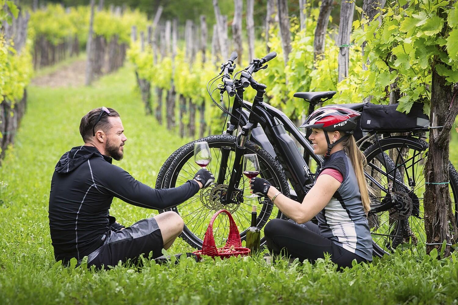 DECATHLON TRAVEL picture
