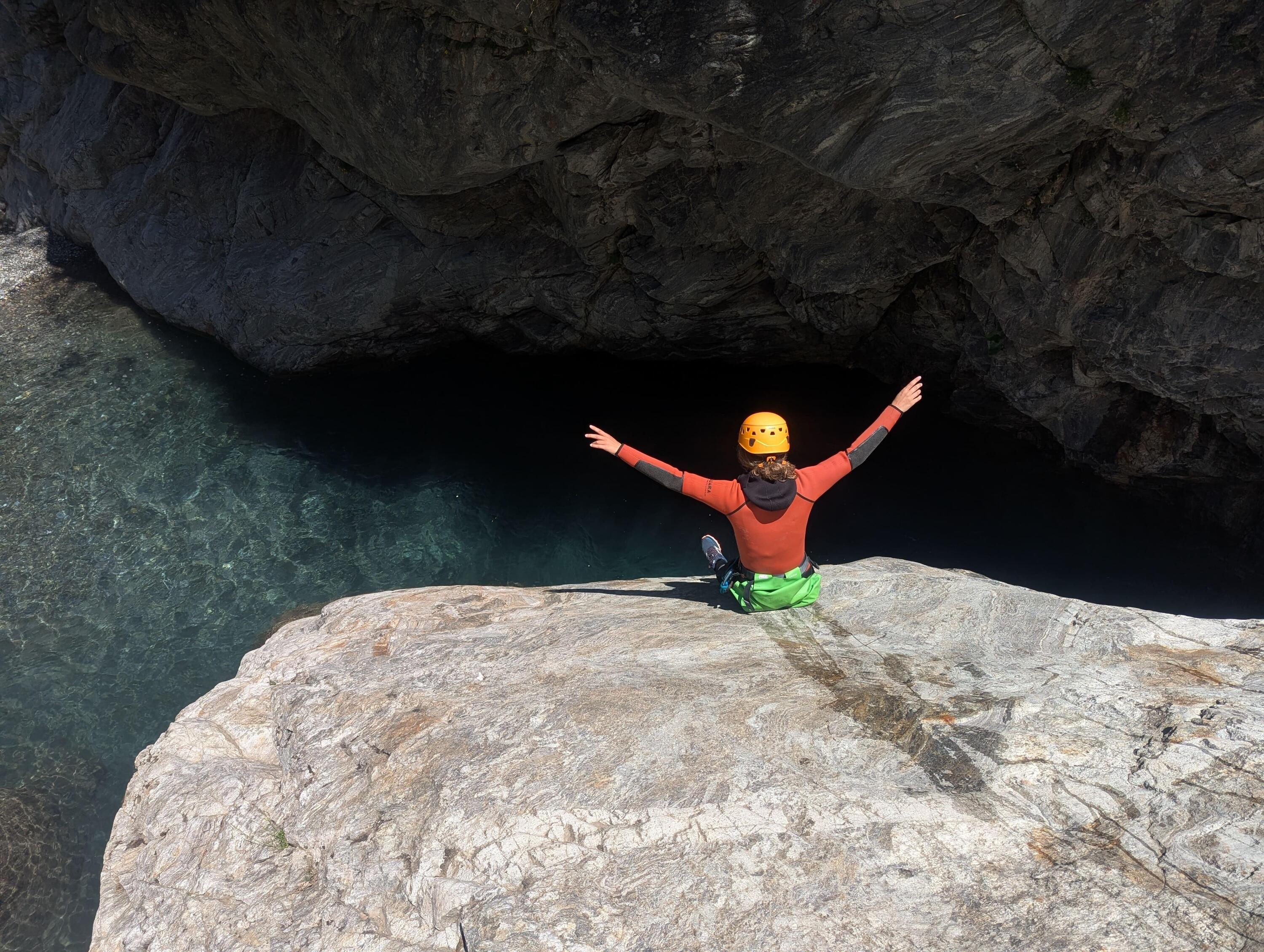 DECATHLON TRAVEL picture